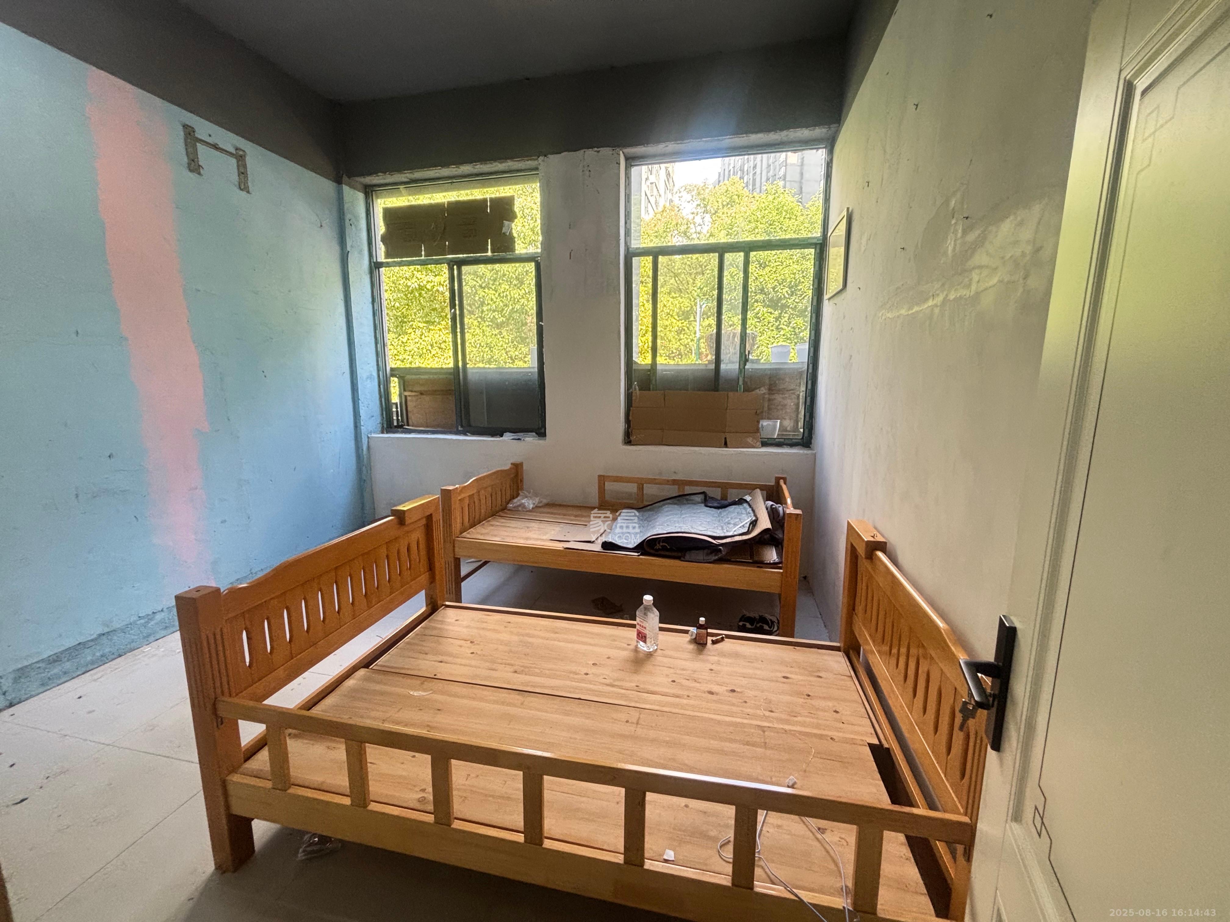 鄱阳小区   80.0㎡      2600.0元/月室内图