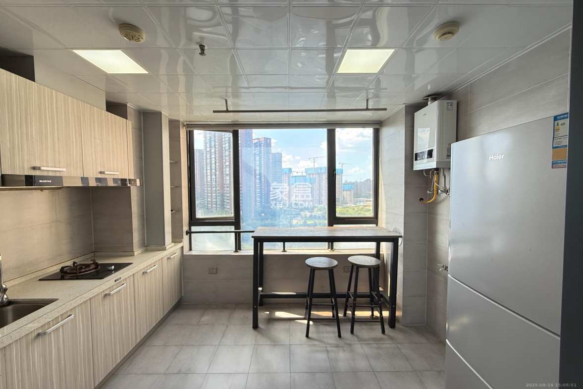 半山公馆(半山国际中心) 1室1厅1卫 2000.0元/月 半山公馆(半山国际中心) 1室1厅1卫 2000.0元/月室内图