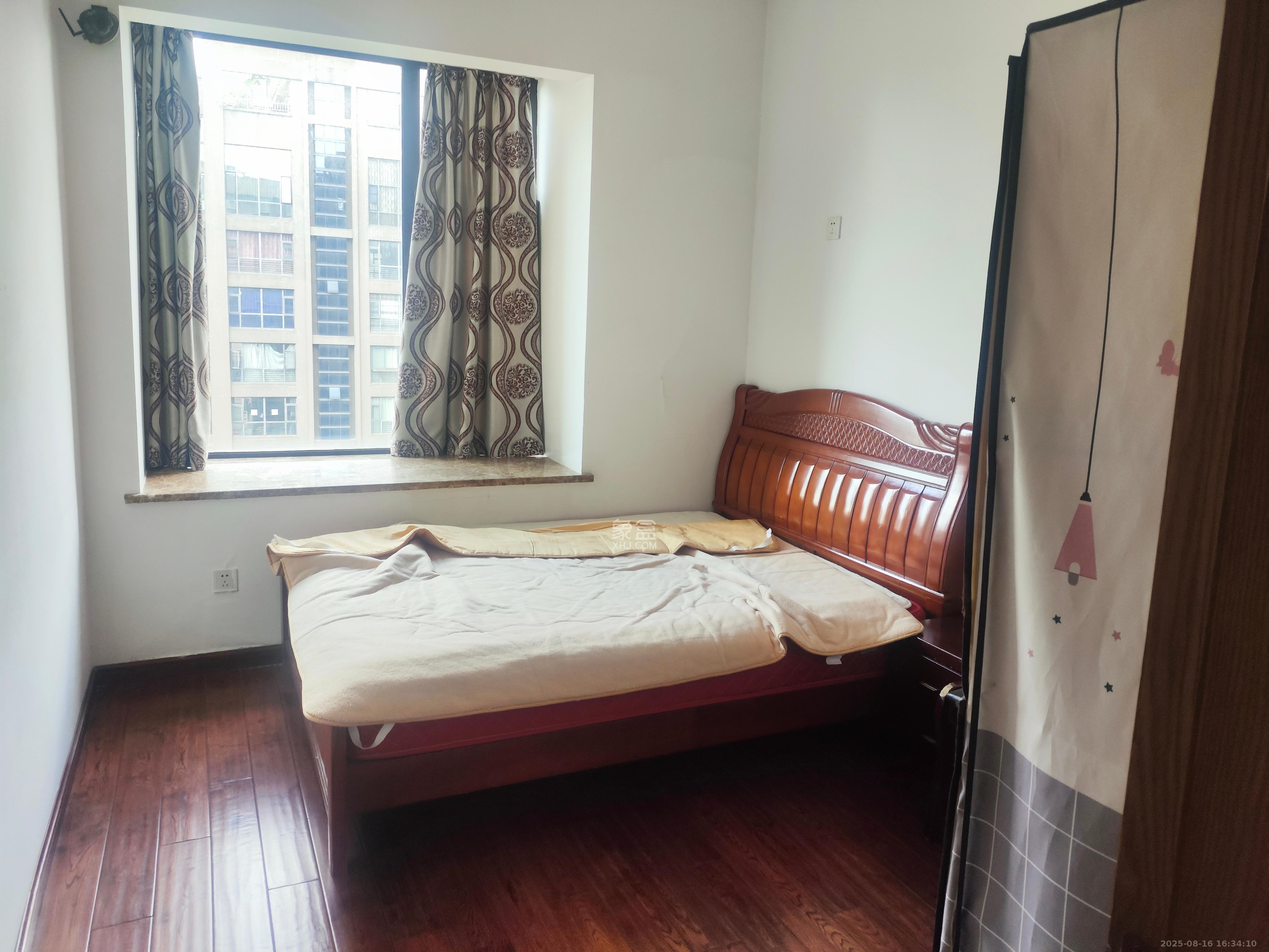 和卉家园 4室2厅2卫 4500.0元/月 和卉家园 4室2厅2卫 4500.0元/月室内图