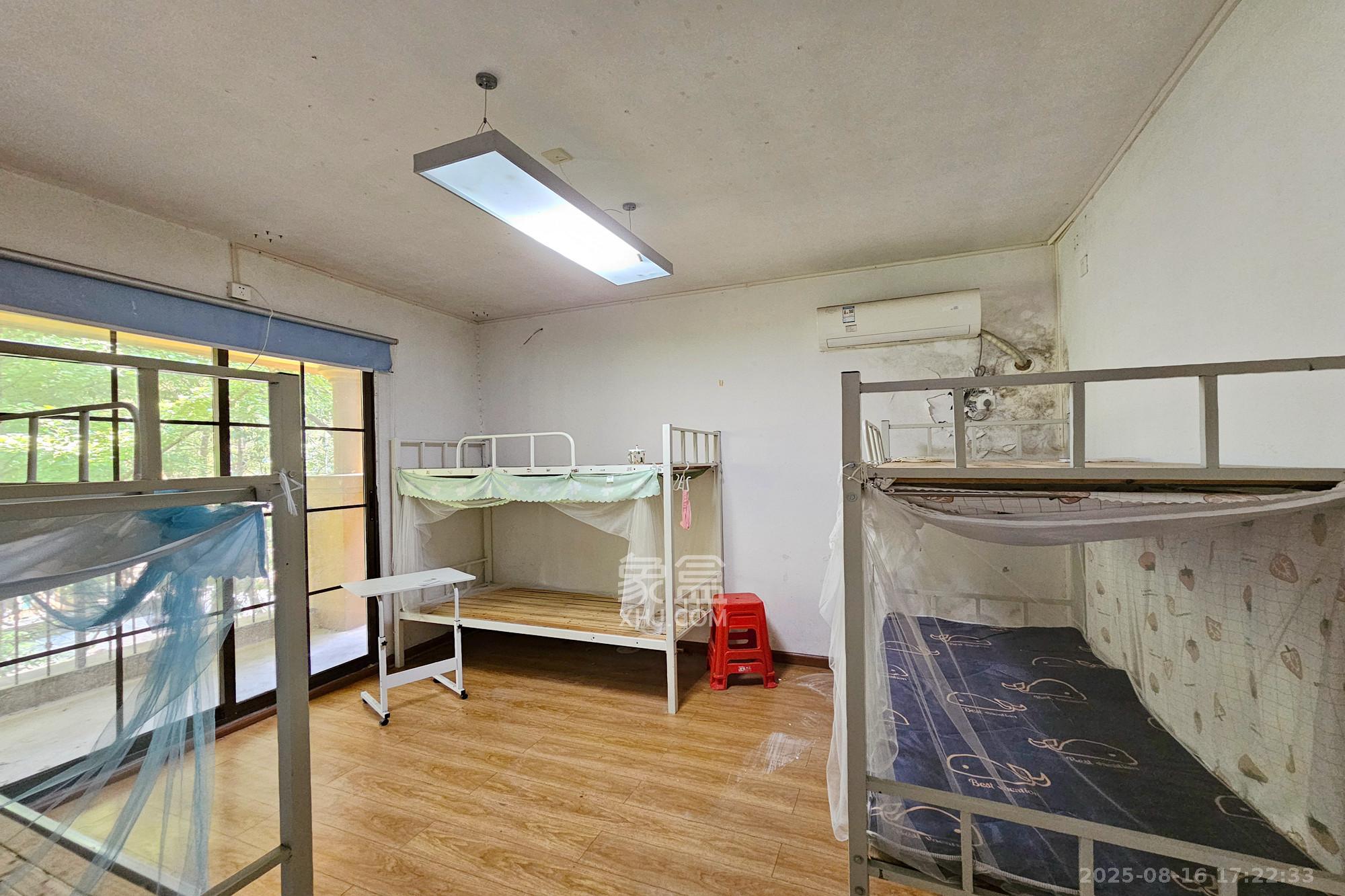 融科檀香山(融科紫檀、香山国际) 4室2厅1卫 4000.0元/月 融科檀香山(融科紫檀、香山国际) 4室2厅1卫 4000.0元/月室内图