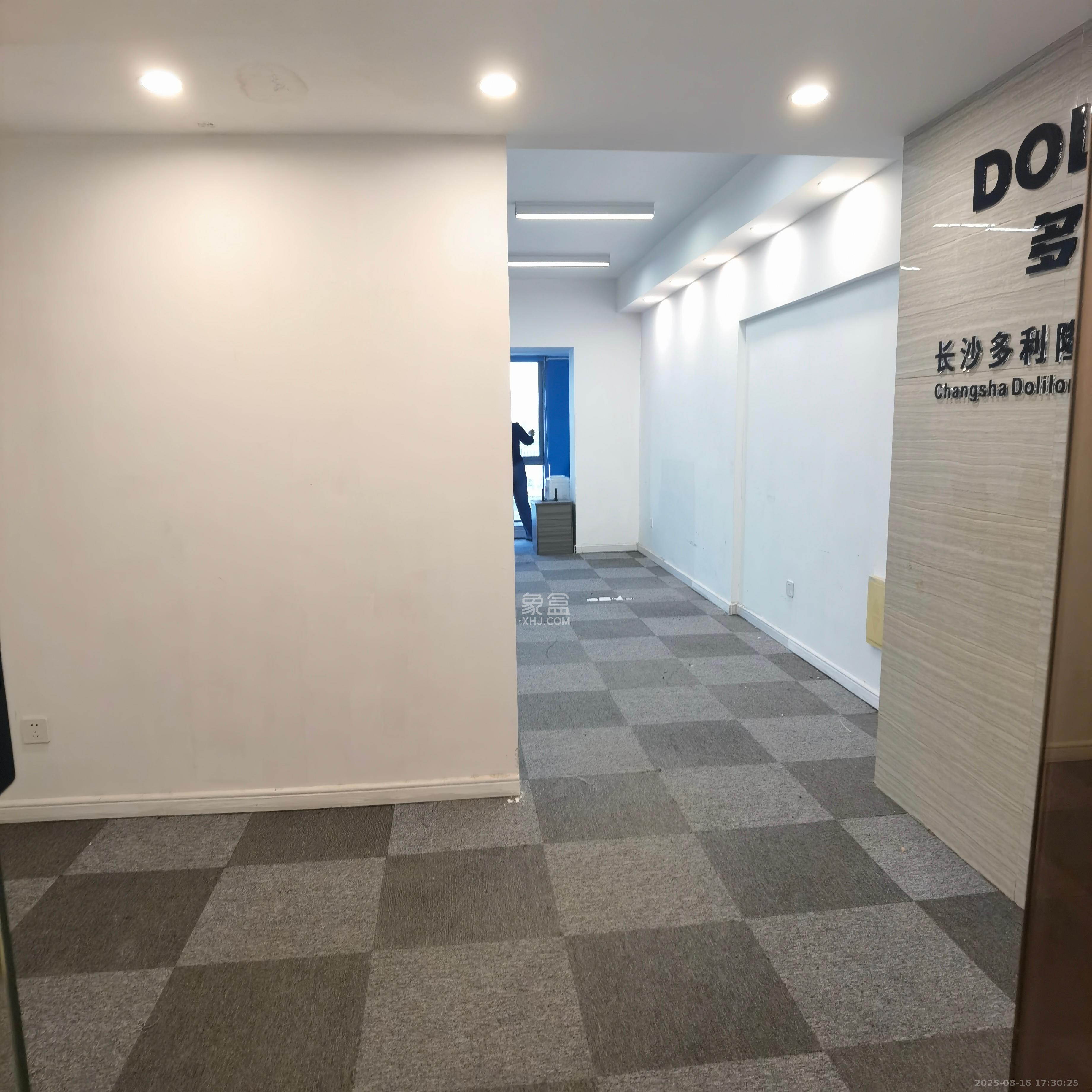 保利国际广场 1室1厅1卫 6000.0元/月 保利国际广场 1室1厅1卫 6000.0元/月室内图