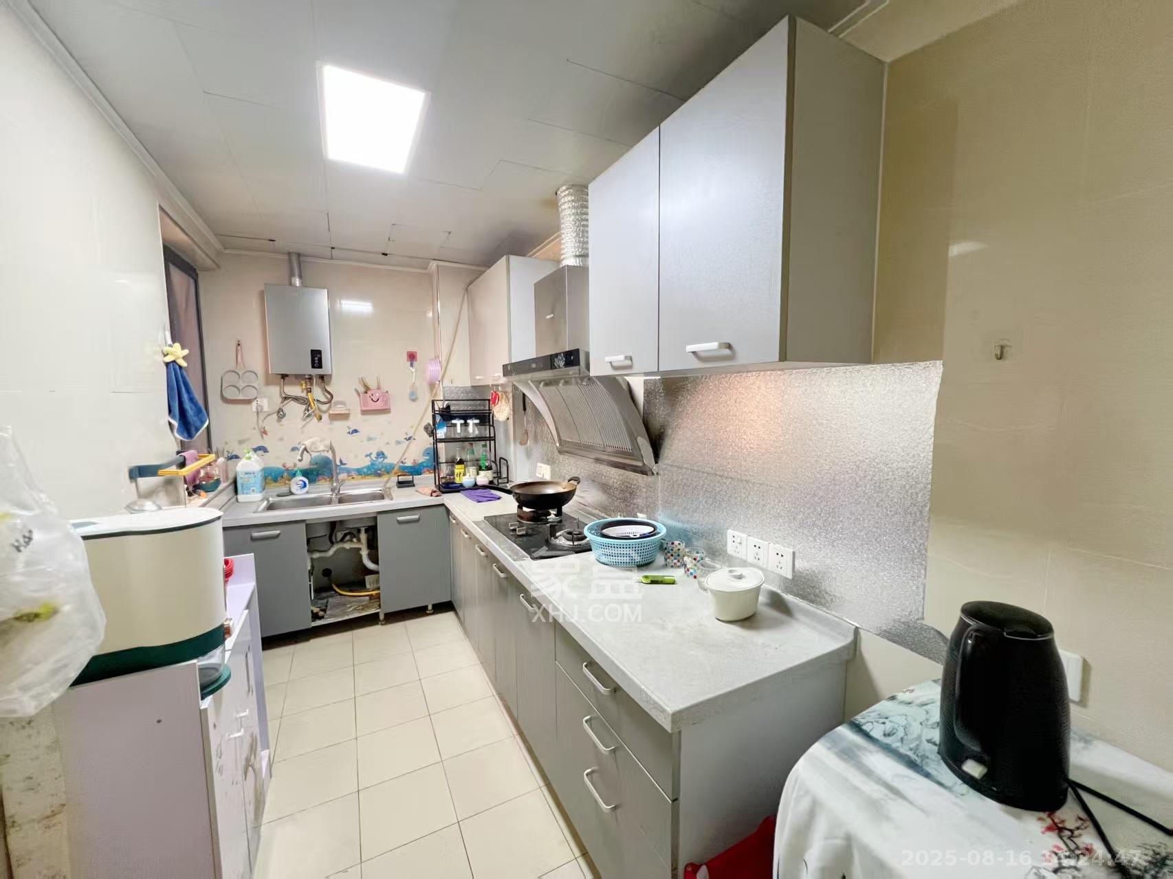 中城丽景香山园 3室2厅1卫 3300.0元/月 中城丽景香山园 3室2厅1卫 3300.0元/月室内图