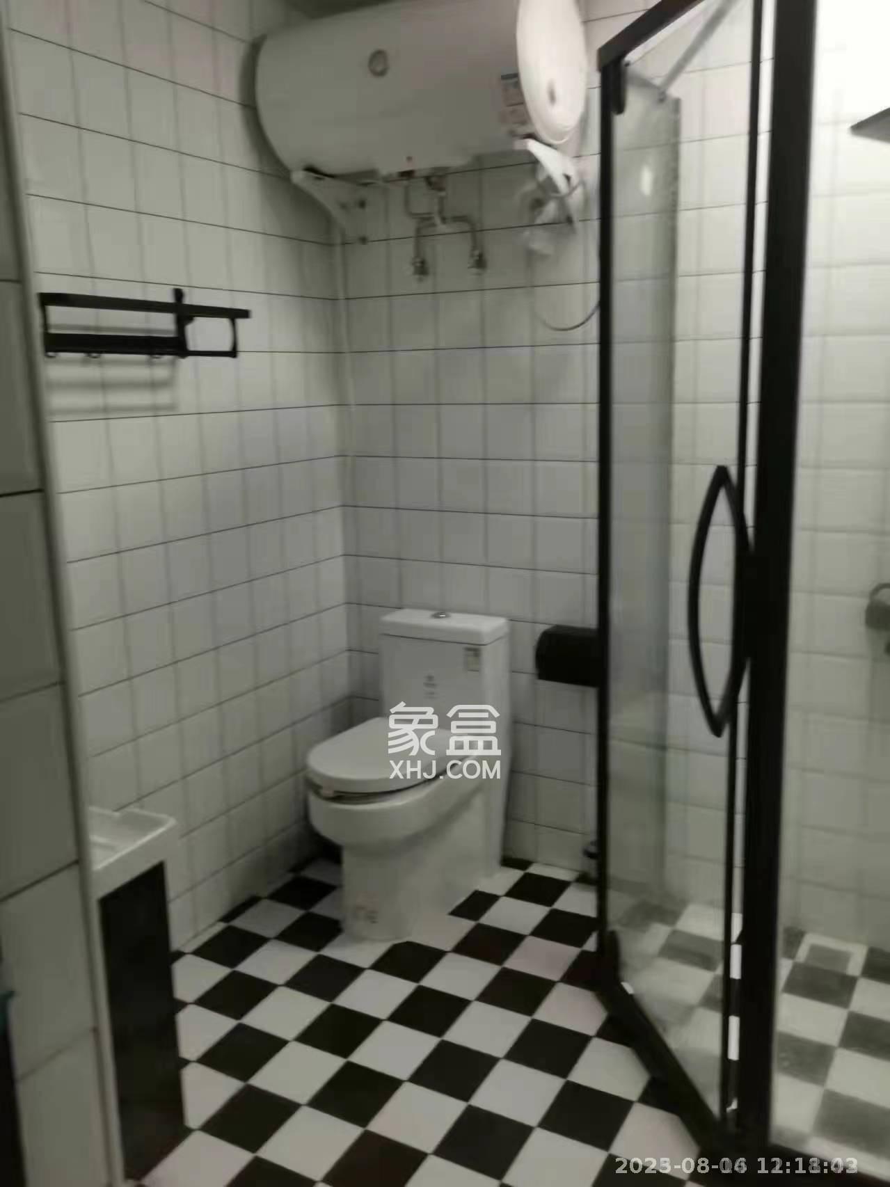 奥克斯滨仕花园(奥克斯洋湖广场/奥克斯中心) 1室1厅1卫 1700.0元/月 奥克斯滨仕花园(奥克斯洋湖广场/奥克斯中心) 1室1厅1卫 1700.0元/月室内图