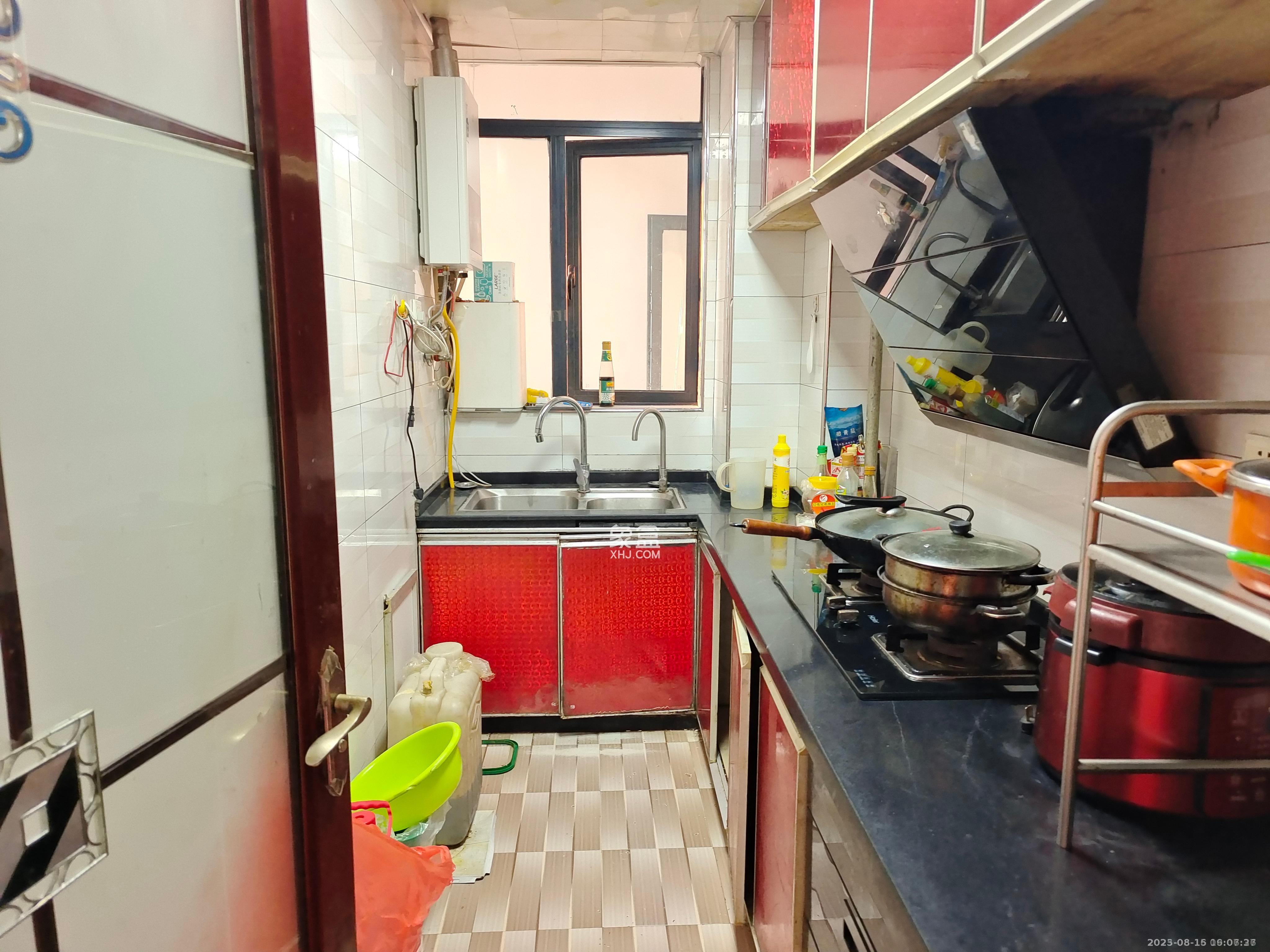 阳光100三期 3室2厅1卫 2200.0元/月 阳光100三期 3室2厅1卫 2200.0元/月室内图