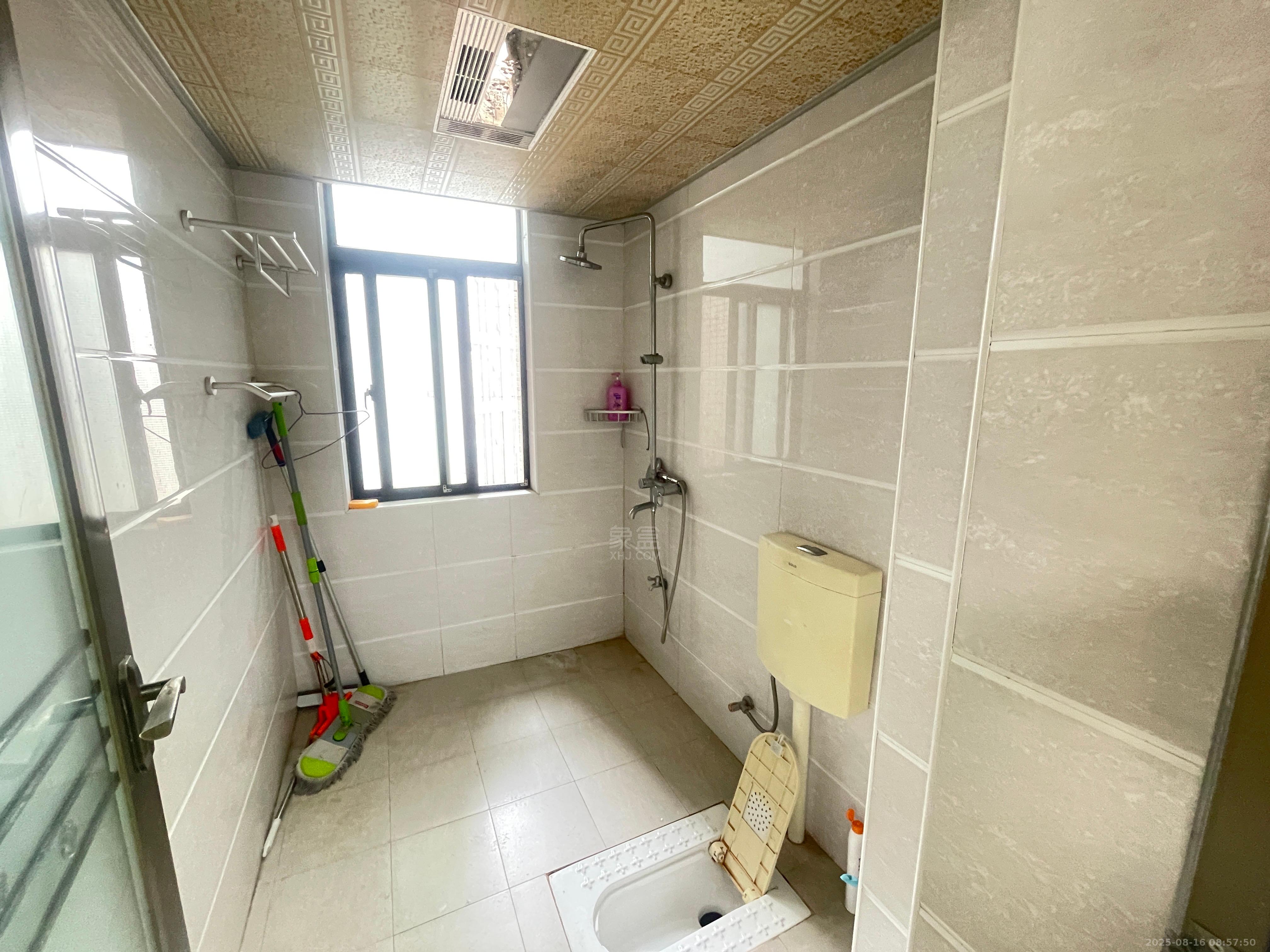 水岸春天 3室2厅1卫 2080.0元/月 水岸春天 3室2厅1卫 2080.0元/月室内图