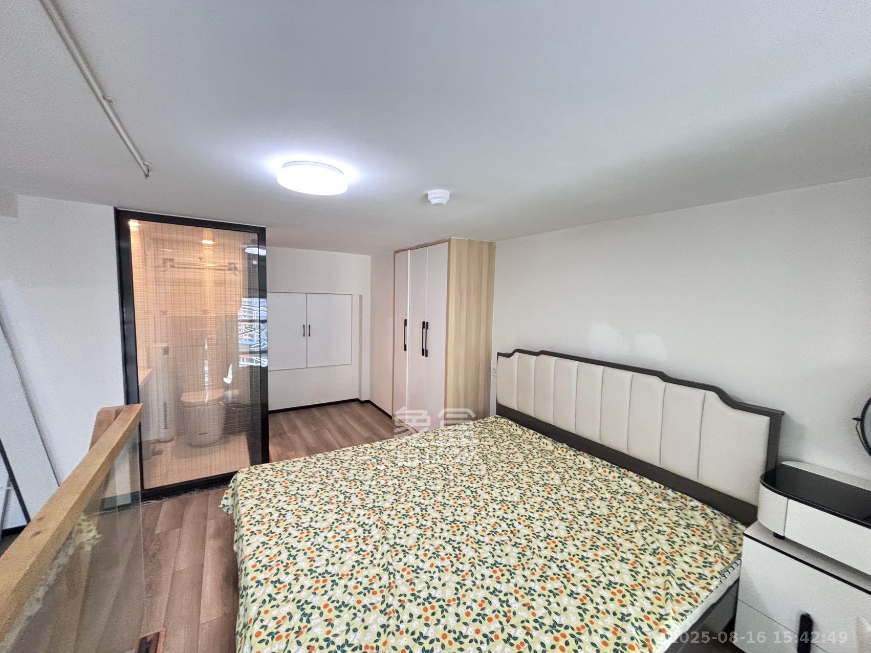 藏珑湖上公馆 1室1厅1卫 2300.0元/月 藏珑湖上公馆 1室1厅1卫 2300.0元/月室内图