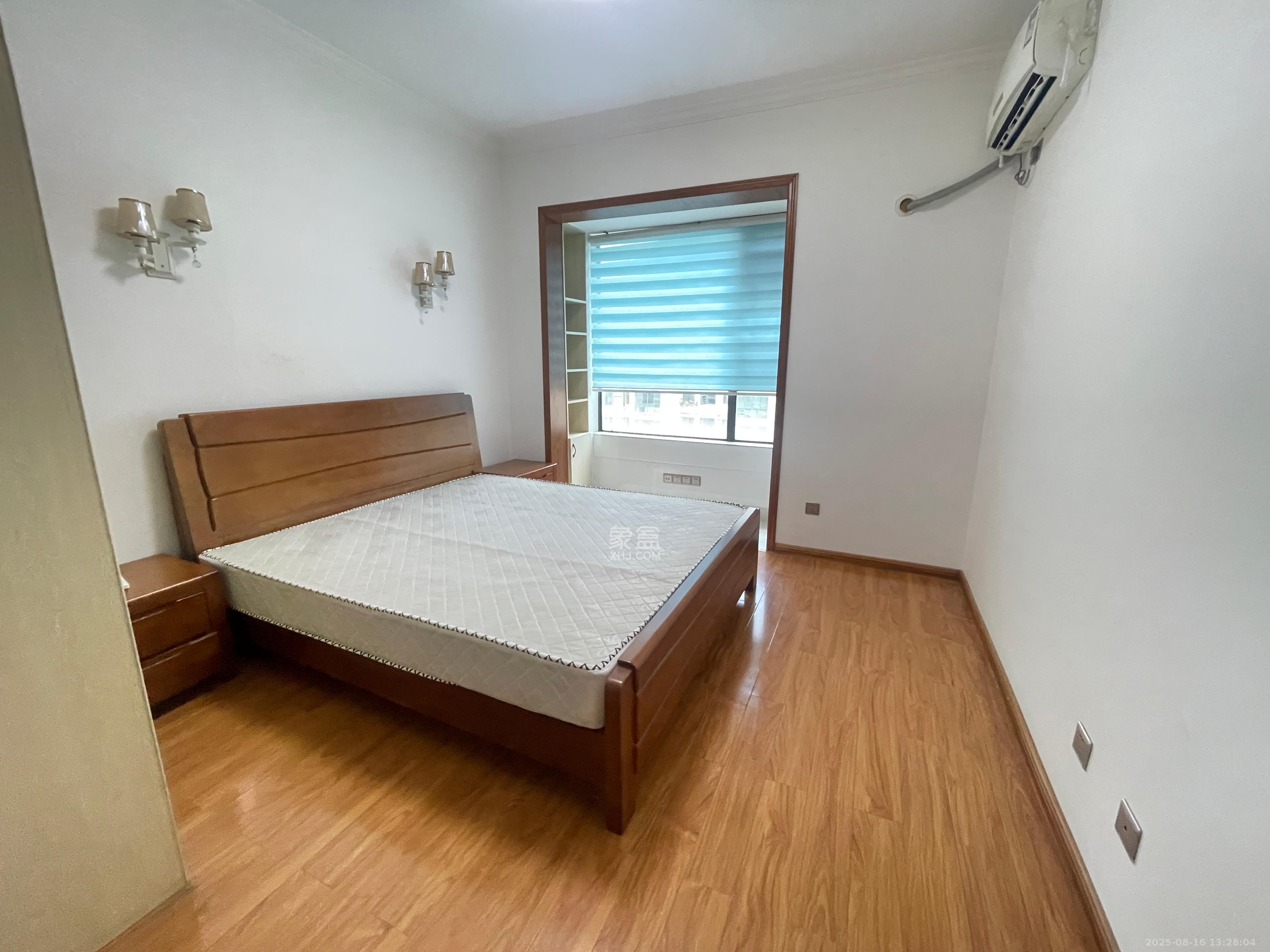 滨江一号（丰泰花园）  3室2厅2卫   2600.00元/月室内图