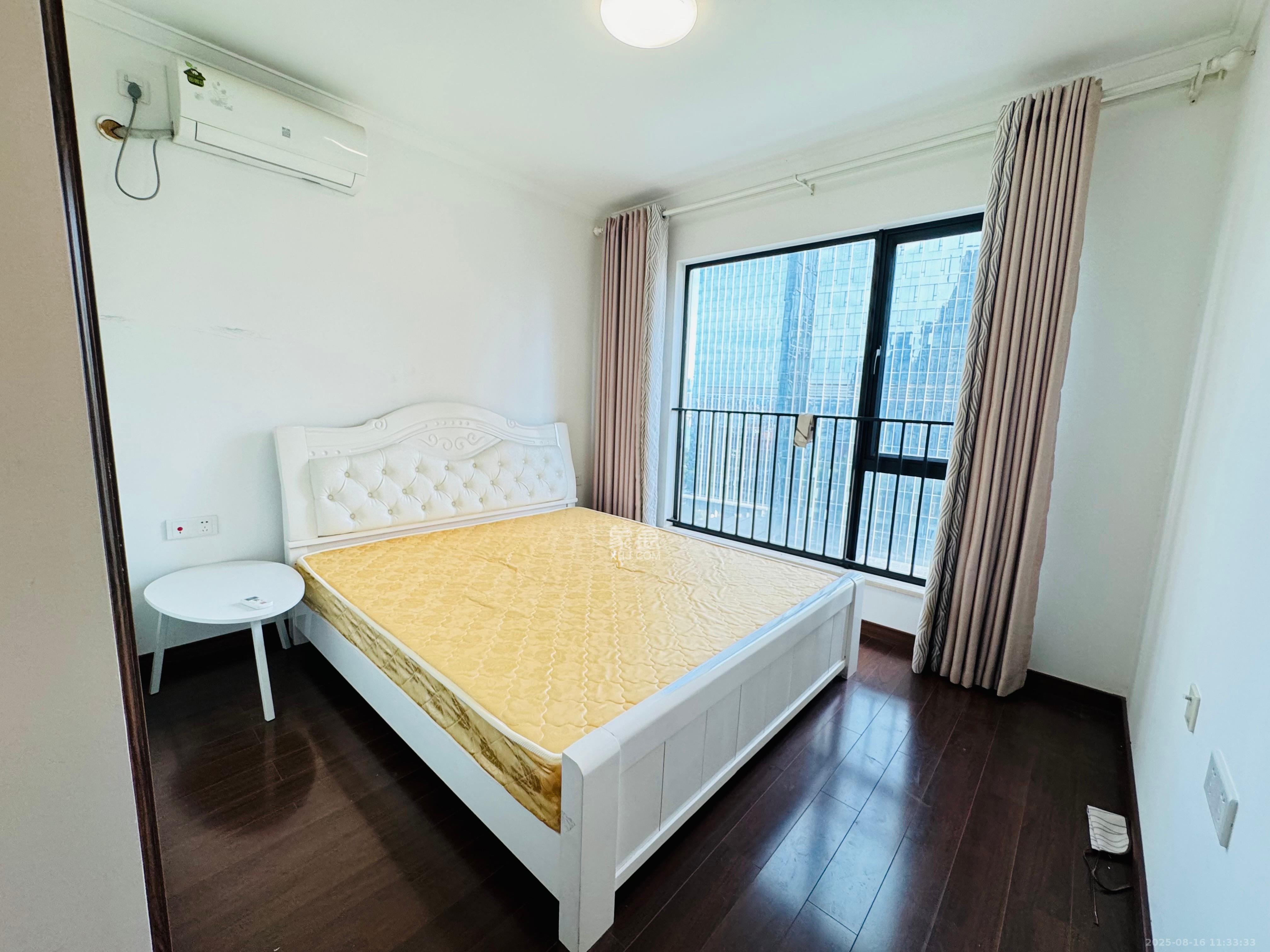 万科里金域滨江 3室2厅1卫 3300.0元/月 万科里金域滨江 3室2厅1卫 3300.0元/月室内图