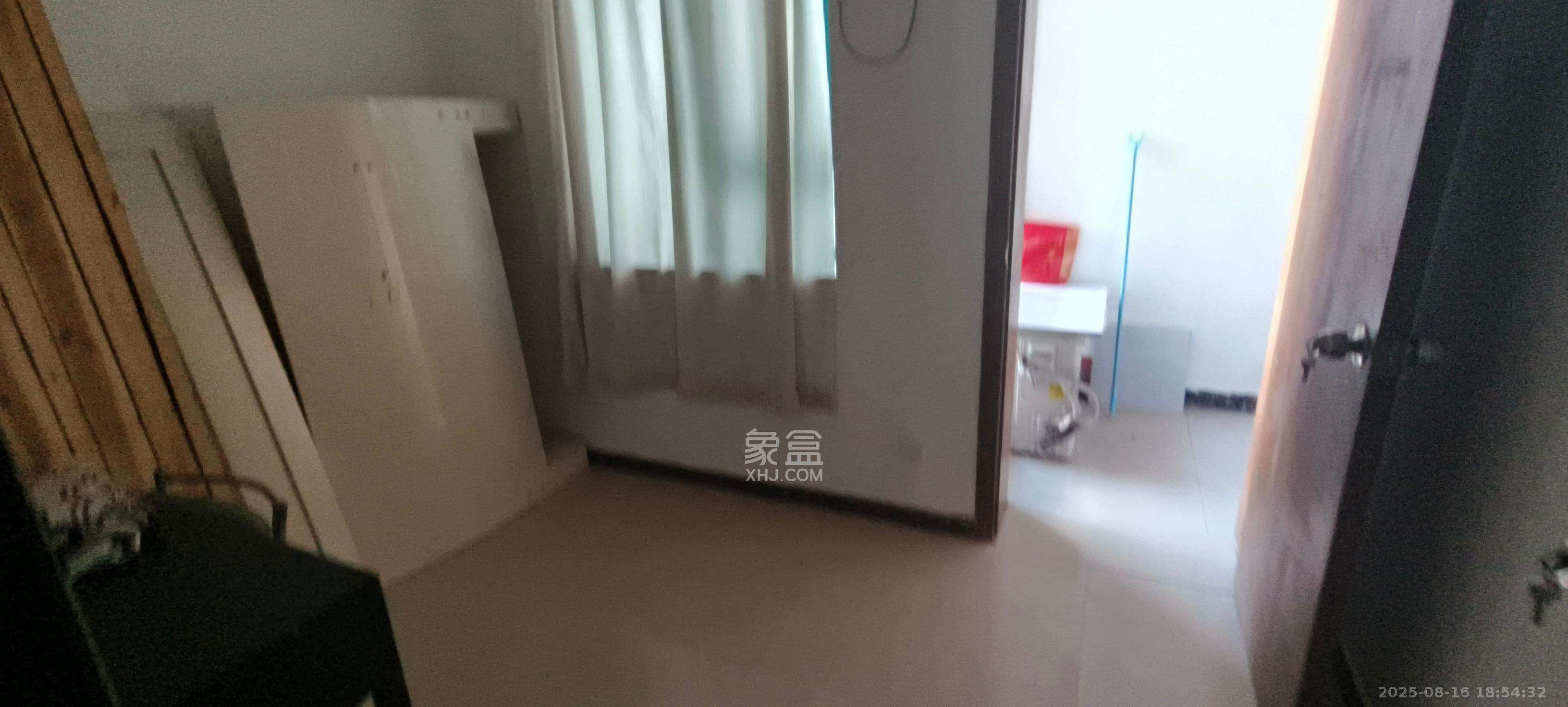金色华庭  4室2厅2卫   4200.00元/月室内图