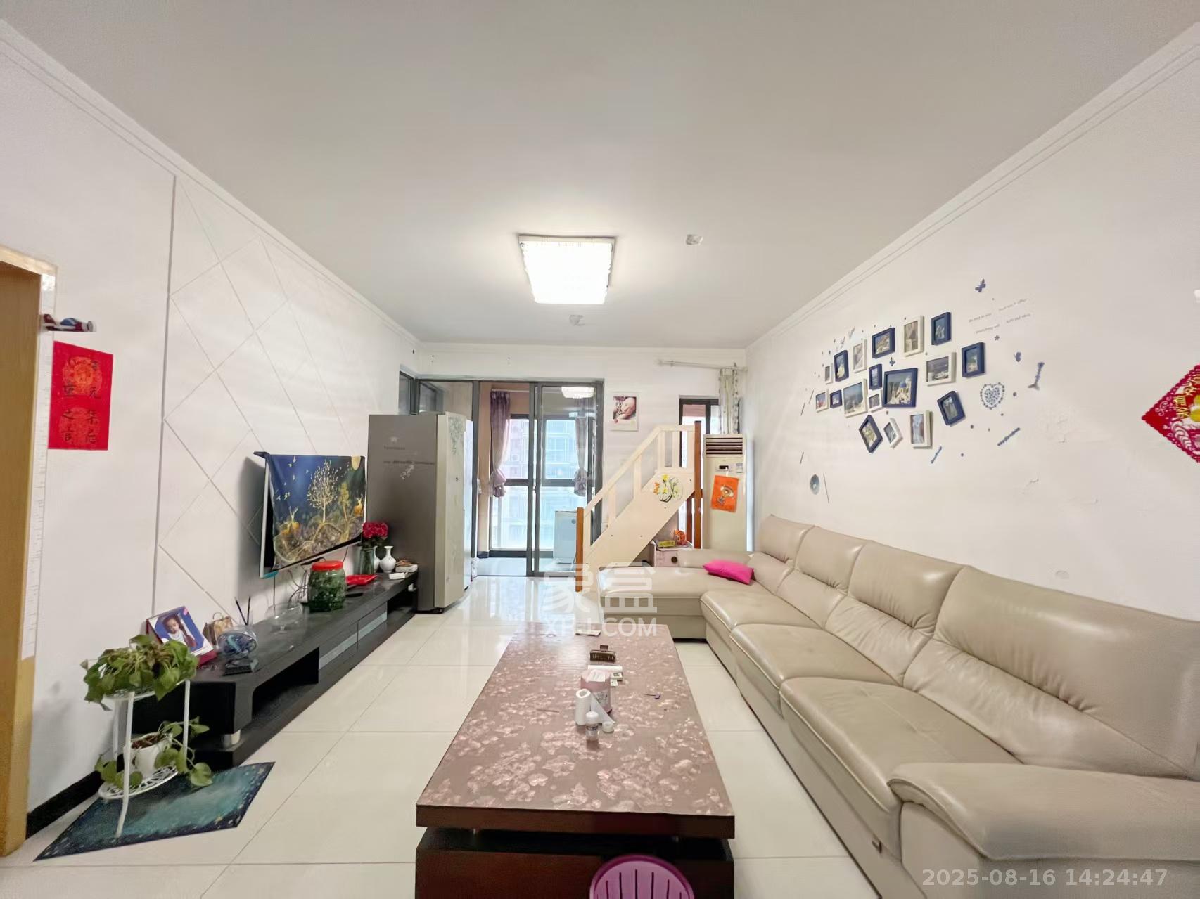 中城丽景香山园 3室2厅1卫 3300.0元/月 中城丽景香山园 3室2厅1卫 3300.0元/月室内图