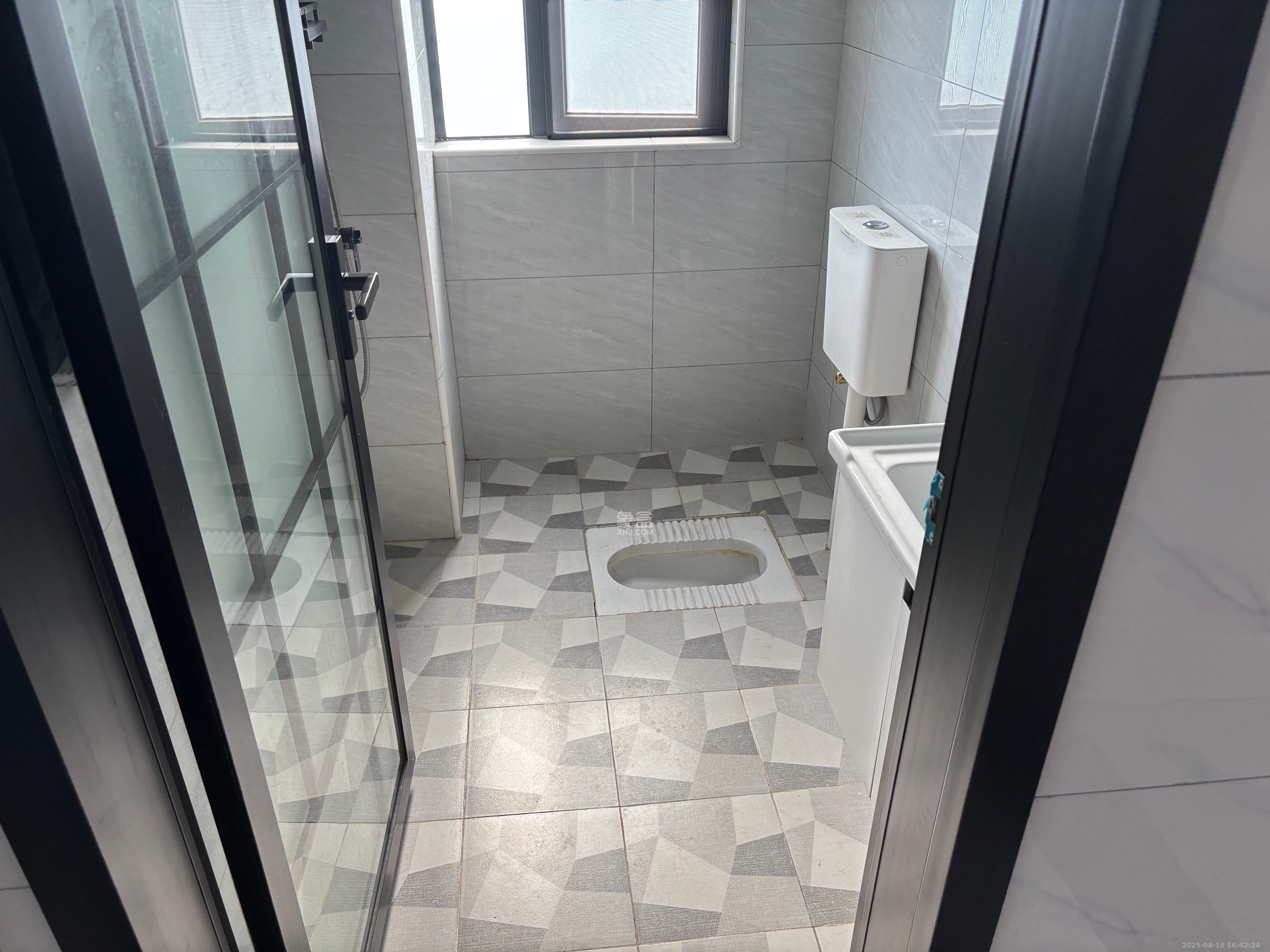 金南家园三期 2室2厅1卫 2400.0元/月 金南家园三期 2室2厅1卫 2400.0元/月室内图