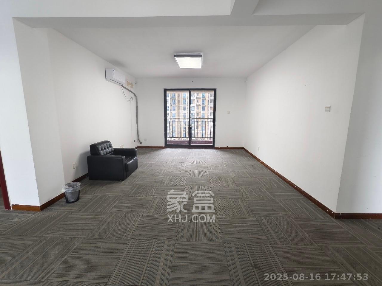 凯通国际城(凯通朝庭) 3室2厅1卫 2700.0元/月 凯通国际城(凯通朝庭) 3室2厅1卫 2700.0元/月室内图