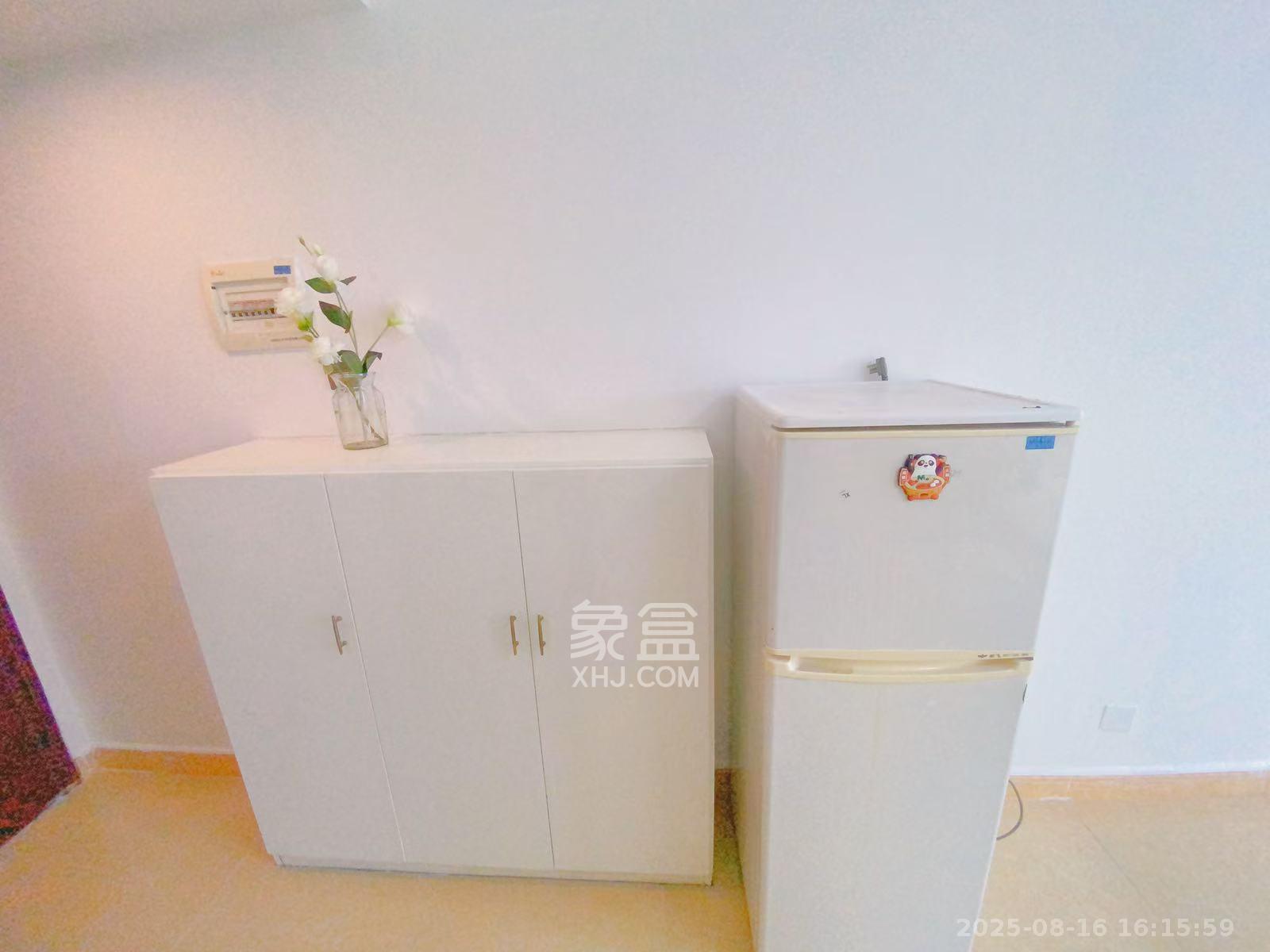 都市晨光  1室1厅1卫   1400.00元/月室内图