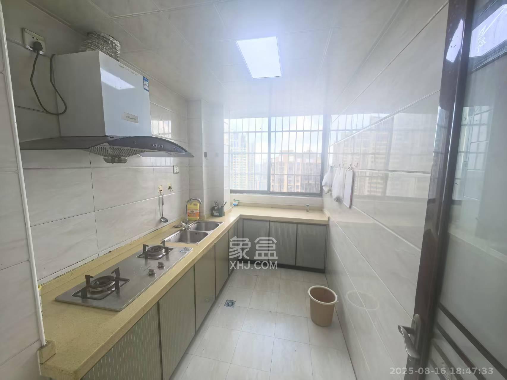 盛地春天里  3室2厅1卫   1200.00元/月室内图