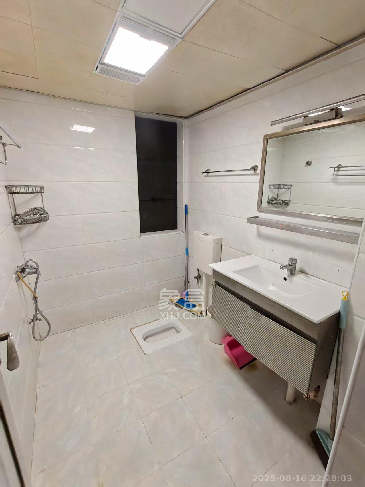 中信文化广场(中信新城二期) 3室1厅1卫 2000.0元/月 中信文化广场(中信新城二期) 3室1厅1卫 2000.0元/月室内图