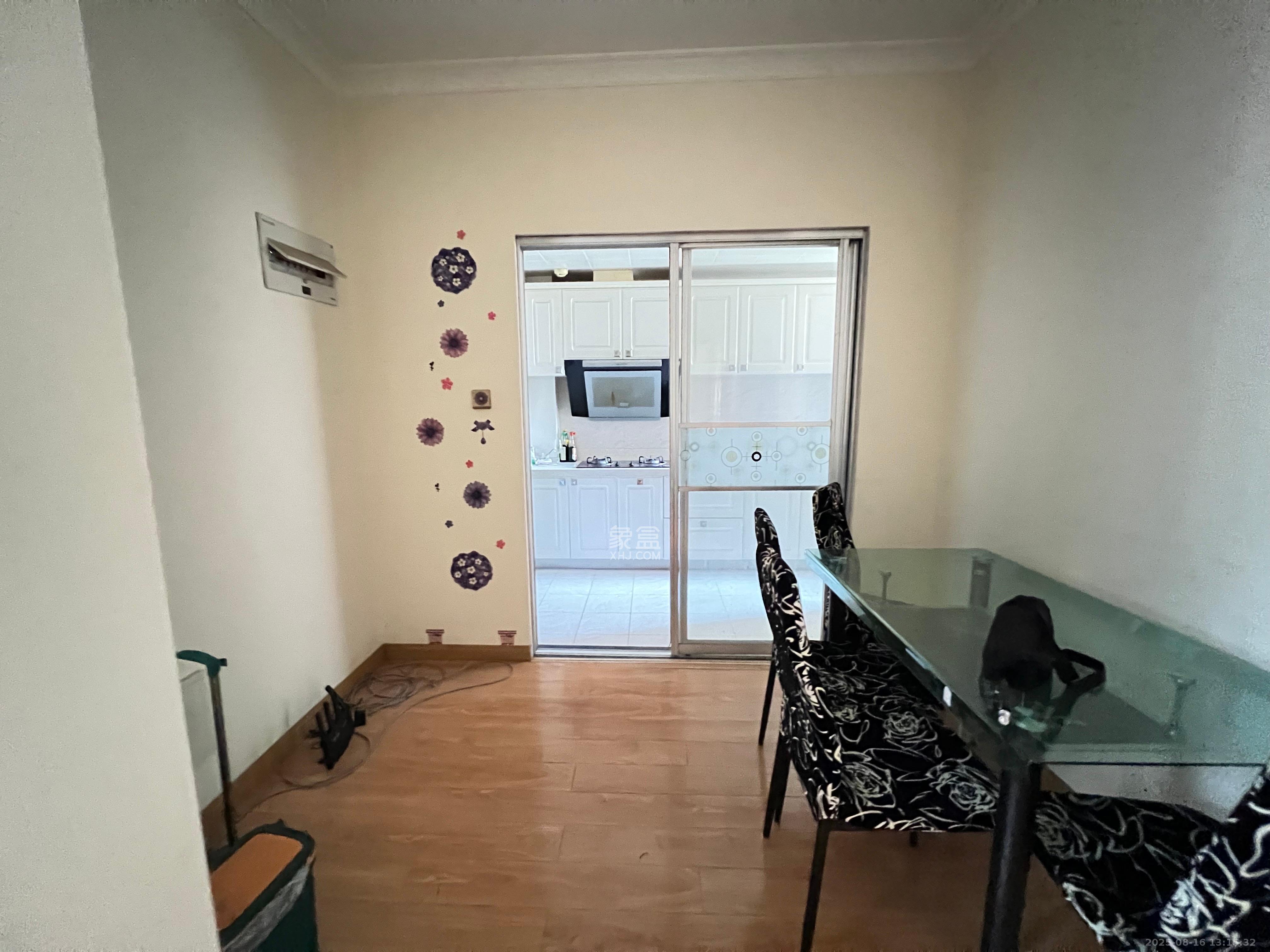 中铁西江悦一期  3室2厅2卫    2700.0元/月 中铁西江悦一期  3室2厅2卫    2700.0元/月室内图