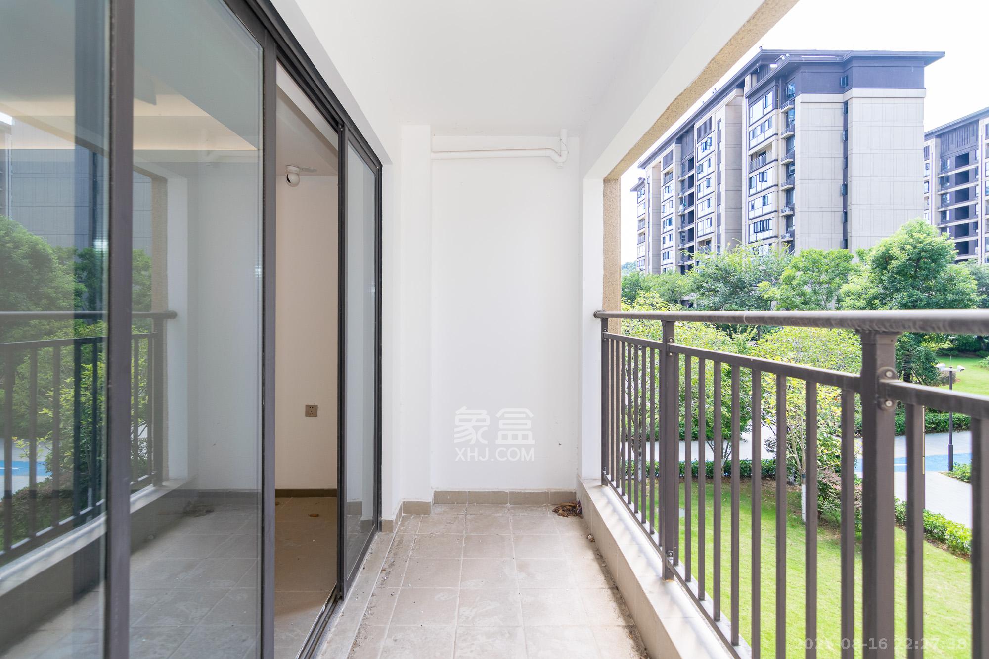 阳光城联利悦澜府  4室2厅2卫    93.0万 阳光城联利悦澜府  4室2厅2卫    93.0万阳台