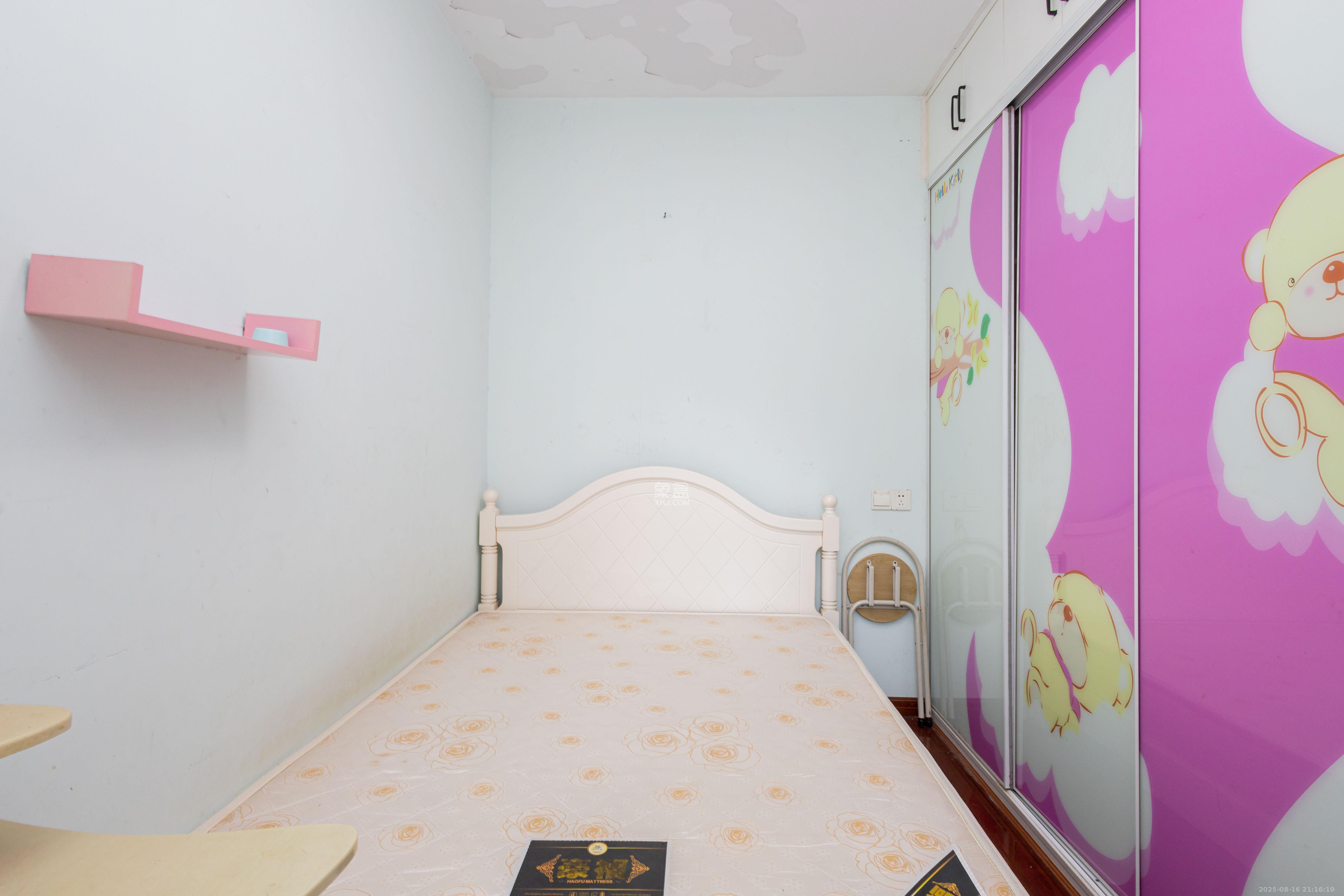 旭辉华庭 3室2厅1卫 56.8万 旭辉华庭 3室2厅1卫 56.8万卧室