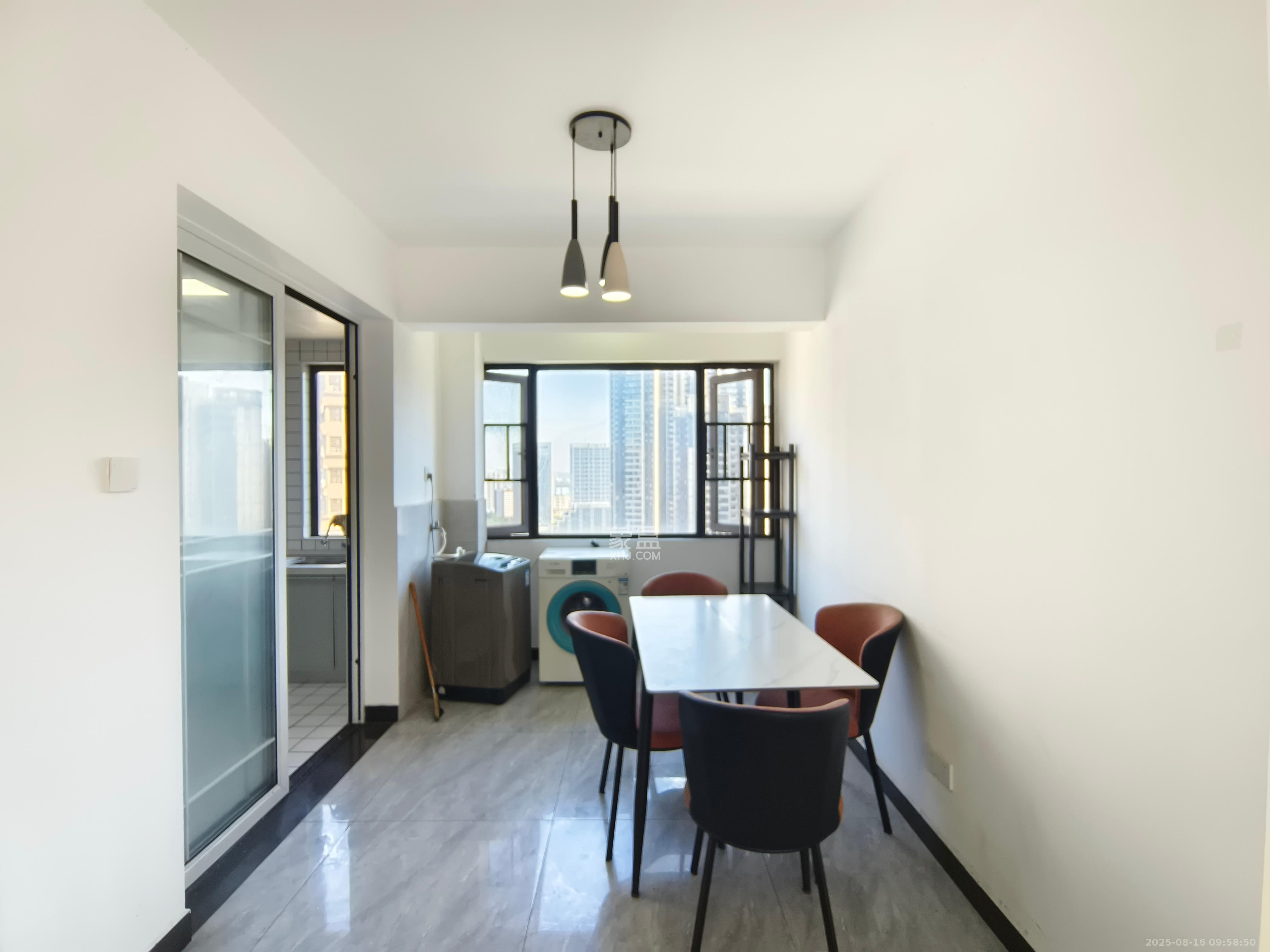 勤诚达境界城  4室2厅2卫    2500.0元/月室内图