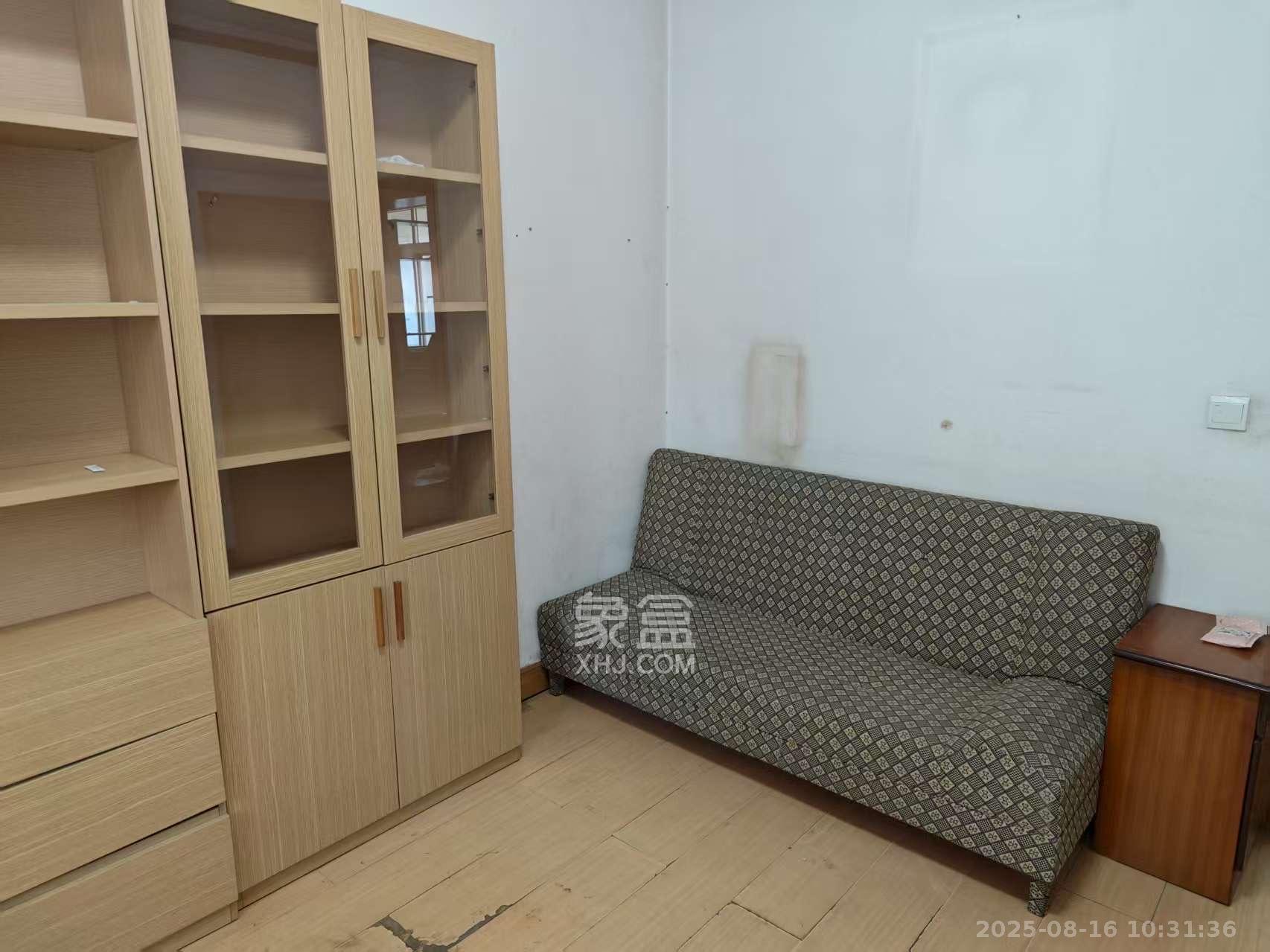 石佳冲小区 3室2厅1卫 2000.0元/月 石佳冲小区 3室2厅1卫 2000.0元/月室内图