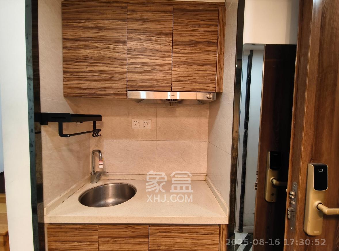 万科金域缇香  1室1厅1卫    1300.0元/月 万科金域缇香  1室1厅1卫    1300.0元/月室内图