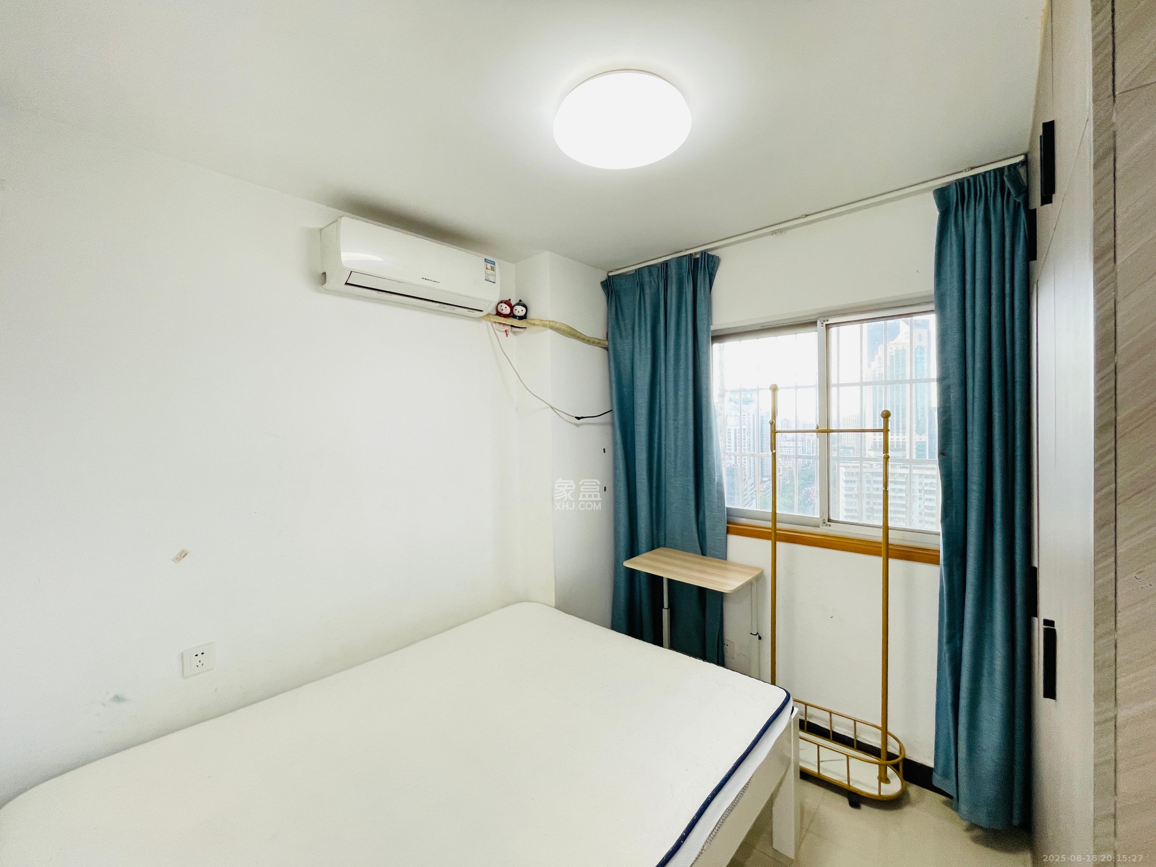 宏景名厦  3室1厅2卫   2800.00元/月室内图