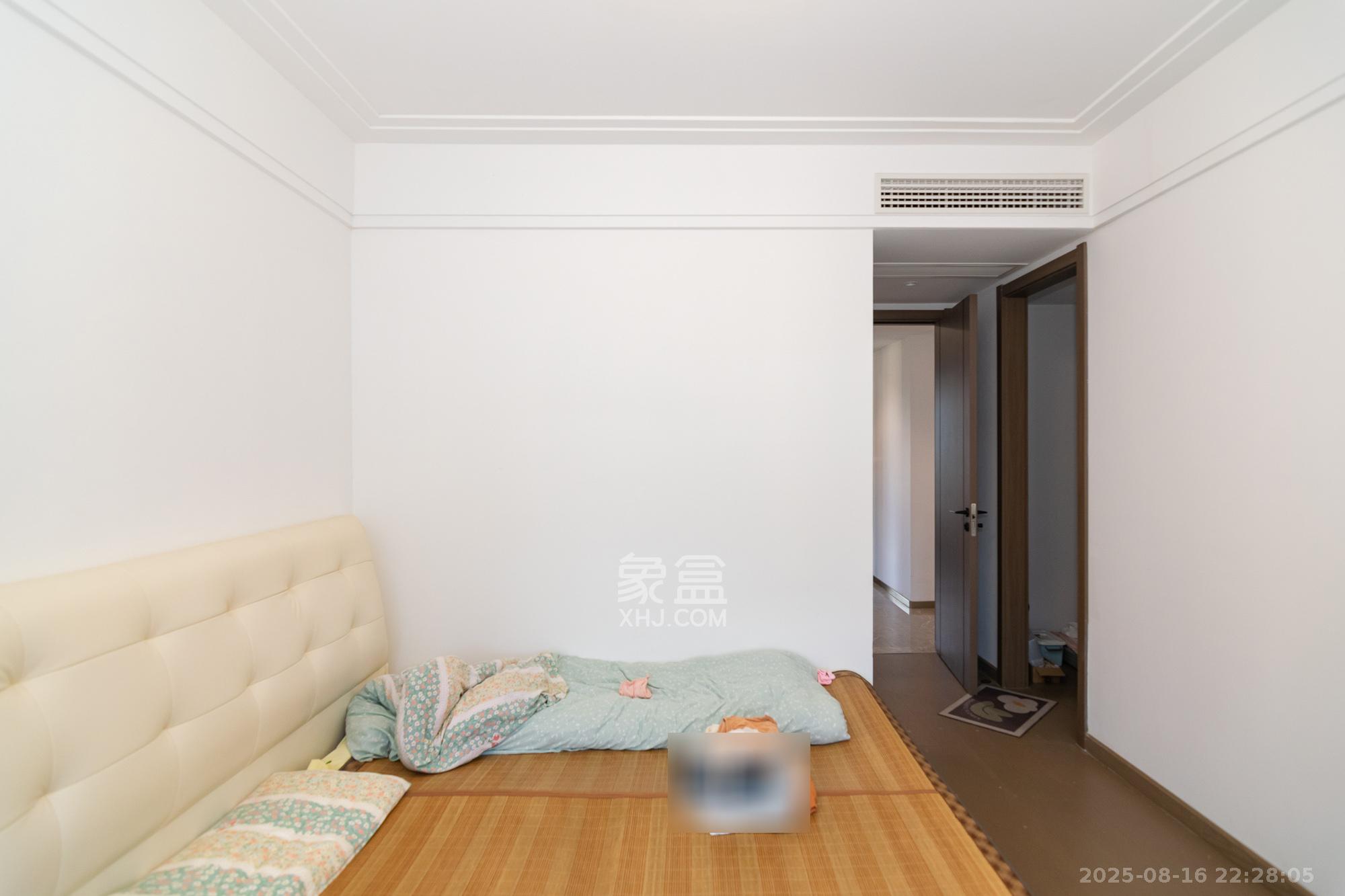 阳光城联利悦澜府  4室2厅2卫    103.0万卧室