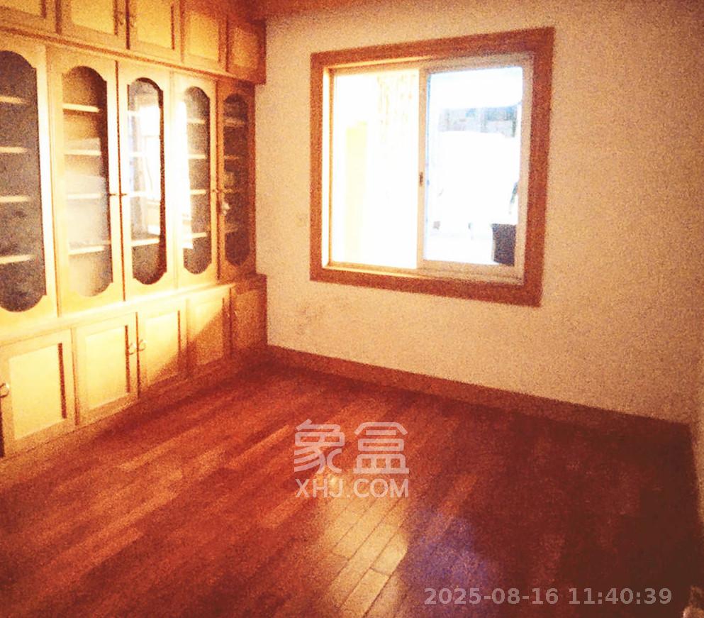 省军区宿舍  4室2厅2卫    3200.0元/月室内图