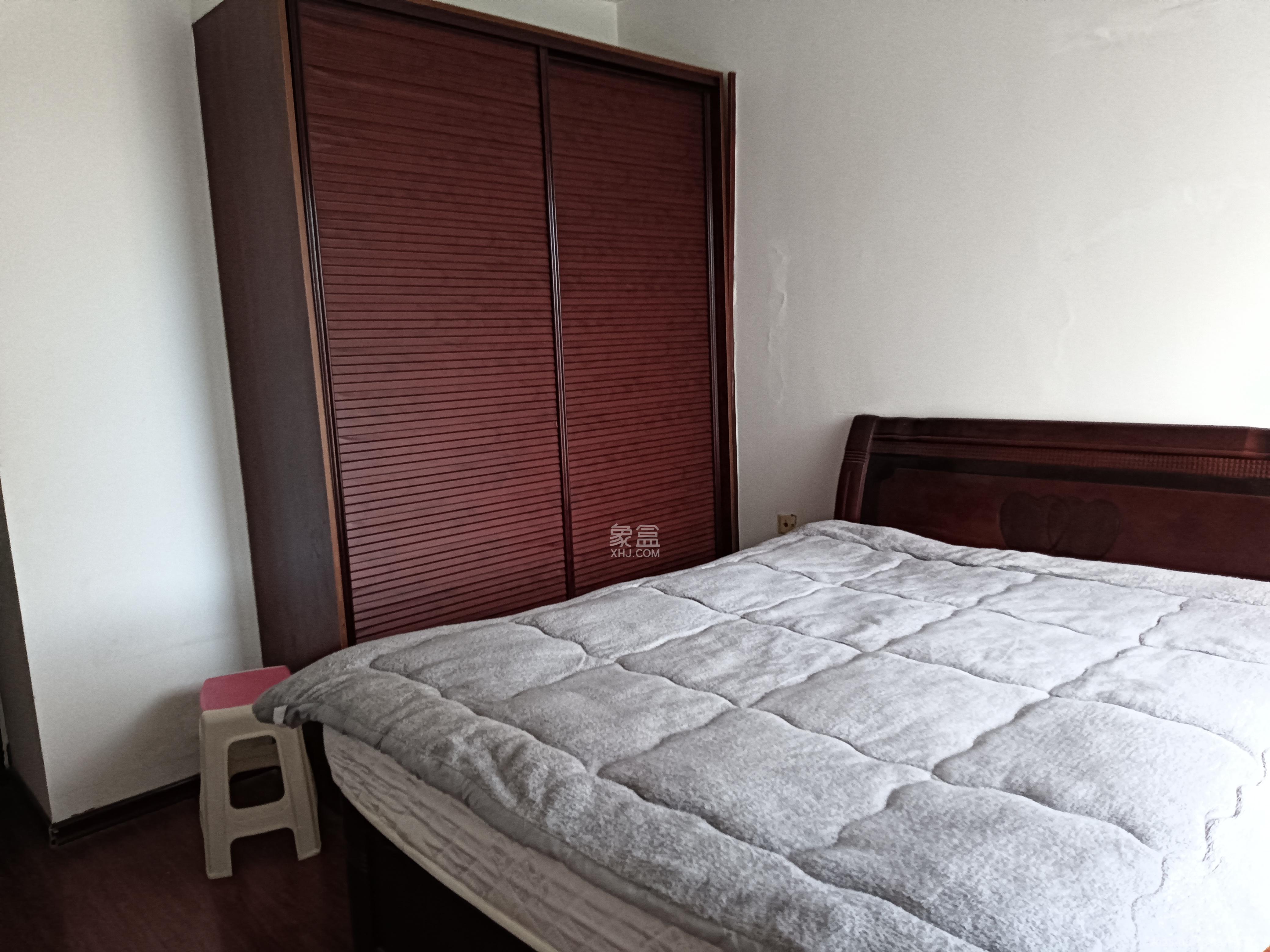 藏珑湖上国际花园 2室1厅1卫 2400.0元/月 藏珑湖上国际花园 2室1厅1卫 2400.0元/月室内图