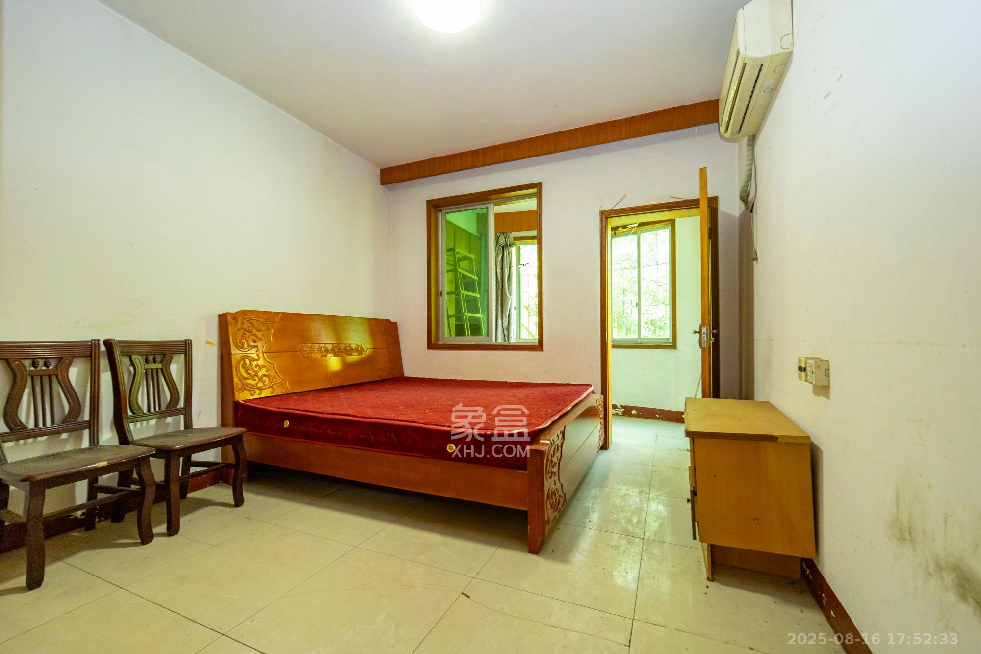 中南汽车世界  3室2厅1卫    36.8万 中南汽车世界  3室2厅1卫    36.8万卧室