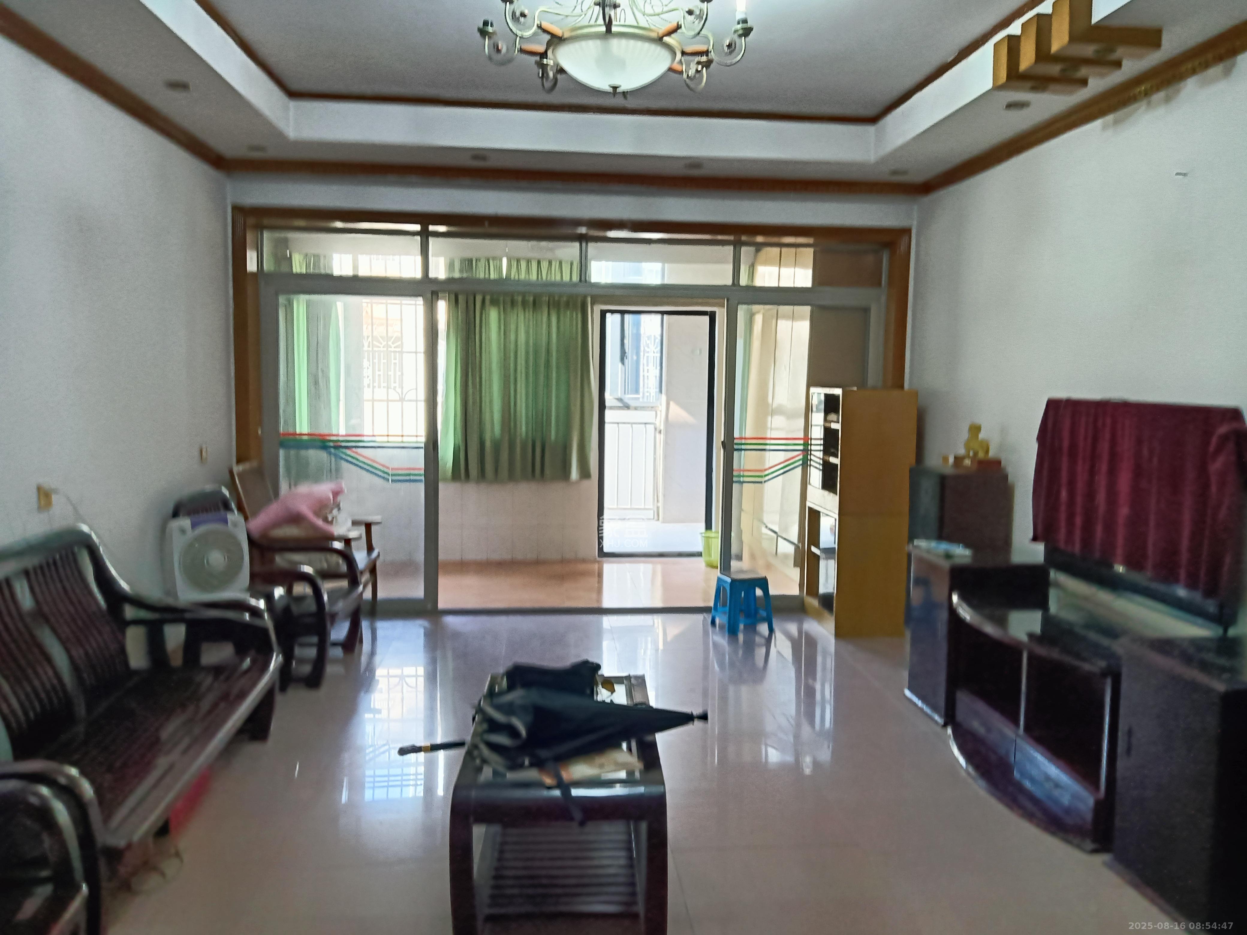 湘雅医学院(湘雅附一北院)  3室2厅2卫    2400.0元/月 湘雅医学院(湘雅附一北院)  3室2厅2卫    2400.0元/月