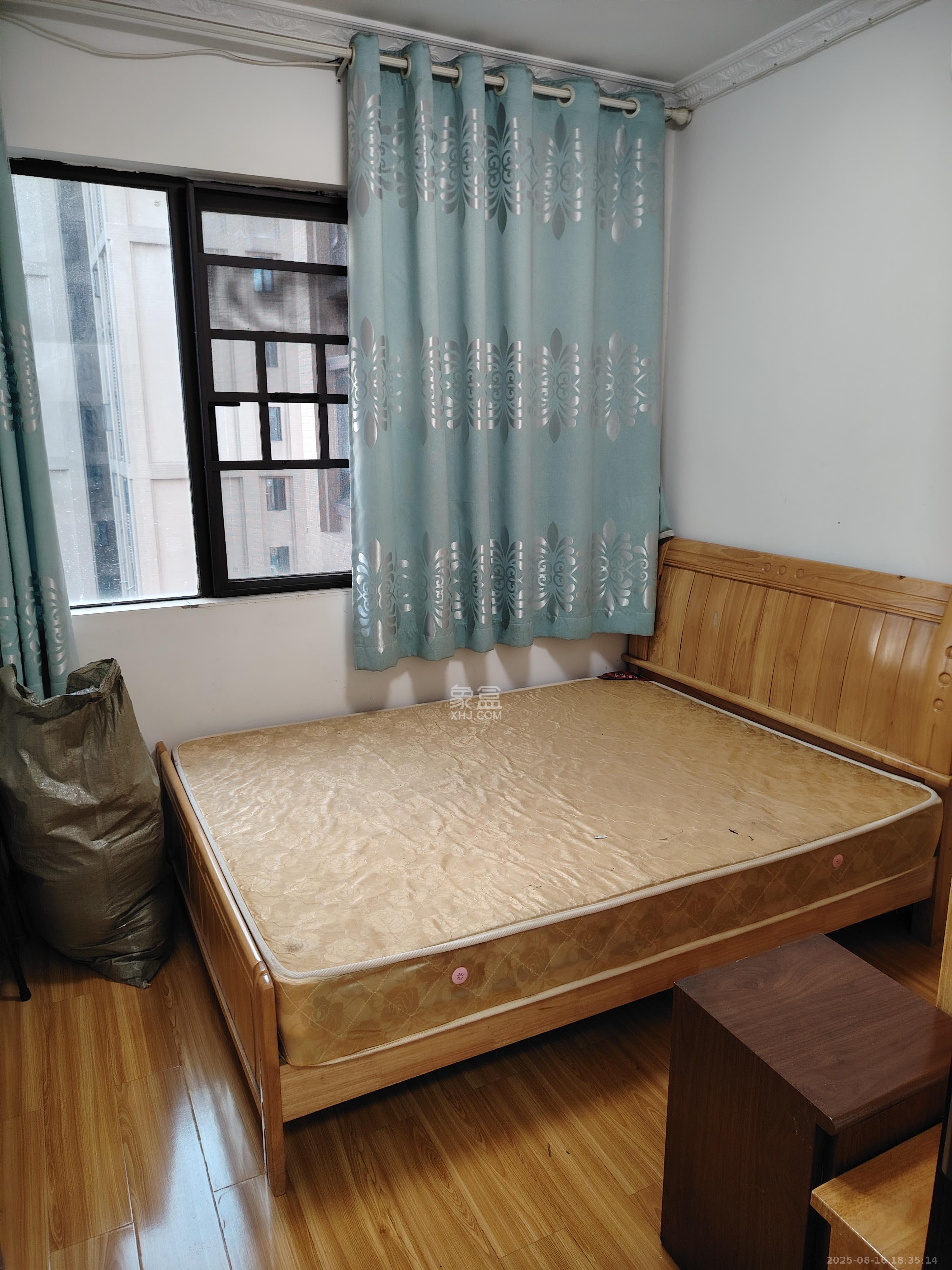 南城印象  3室1厅1卫   2100.00元/月室内图