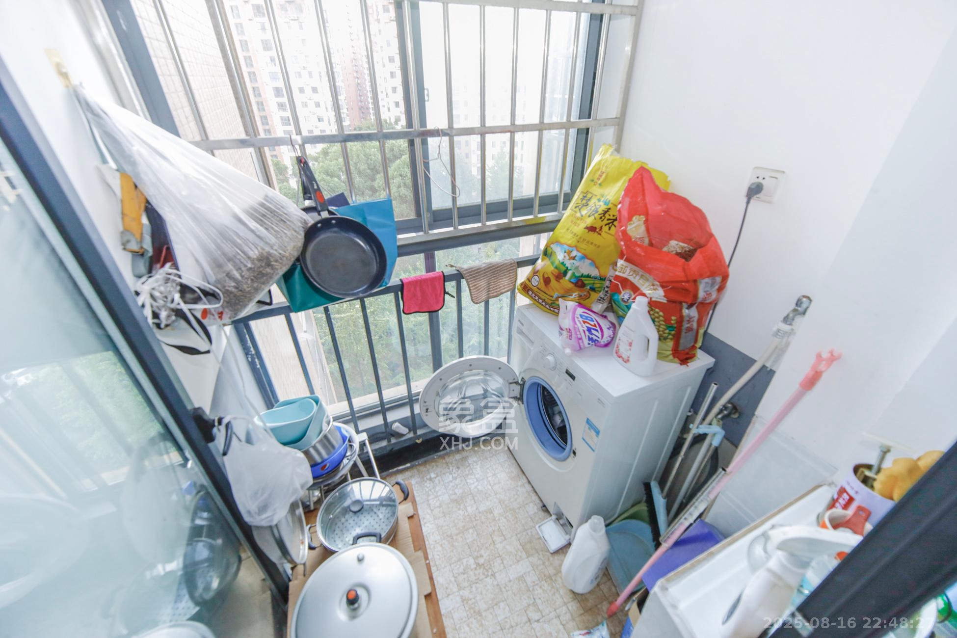 新盛珑璟台  2室2厅1卫   75.00万阳台