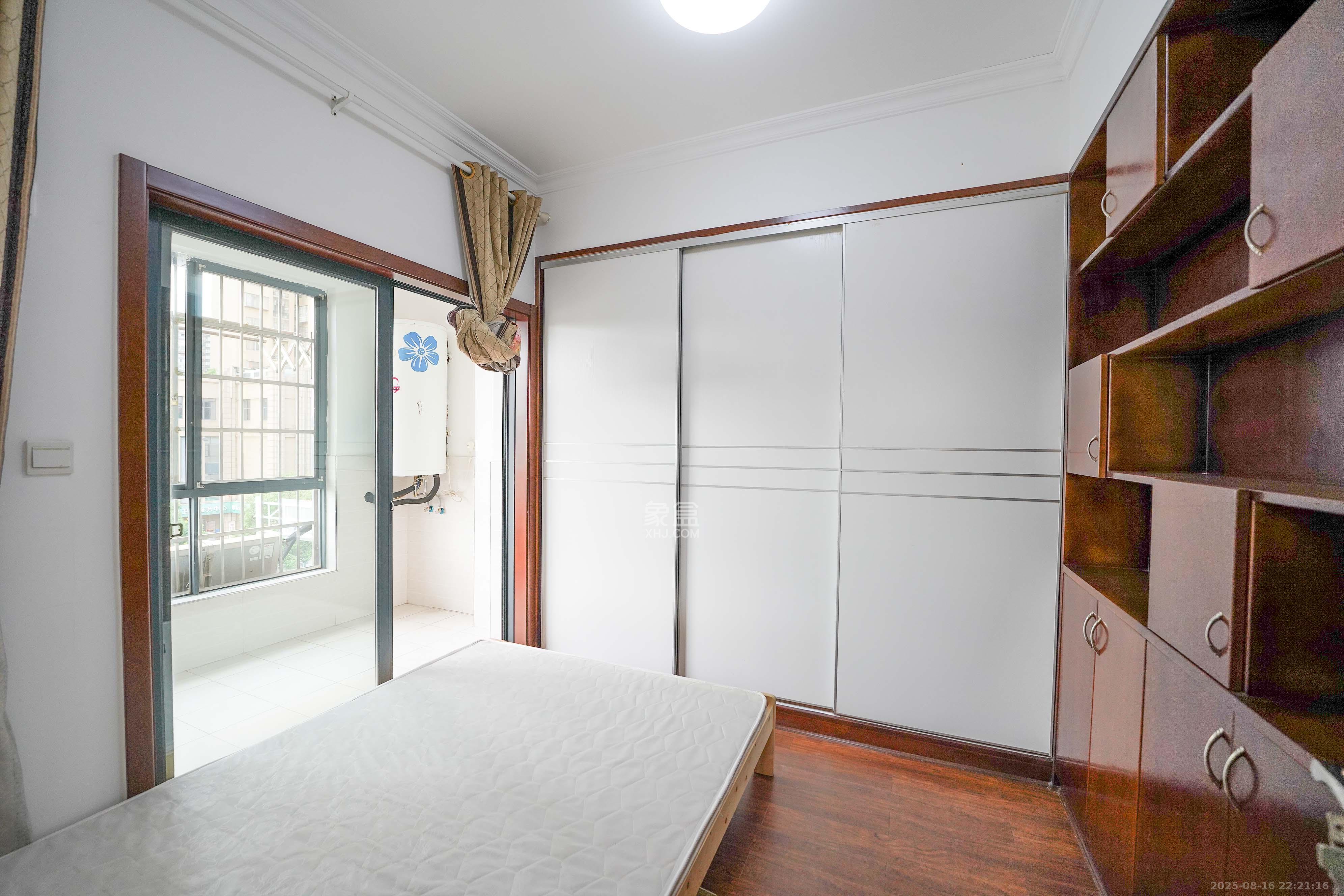 山水印象(愿景想山) 2室2厅1卫 35.8万 山水印象(愿景想山) 2室2厅1卫 35.8万卧室