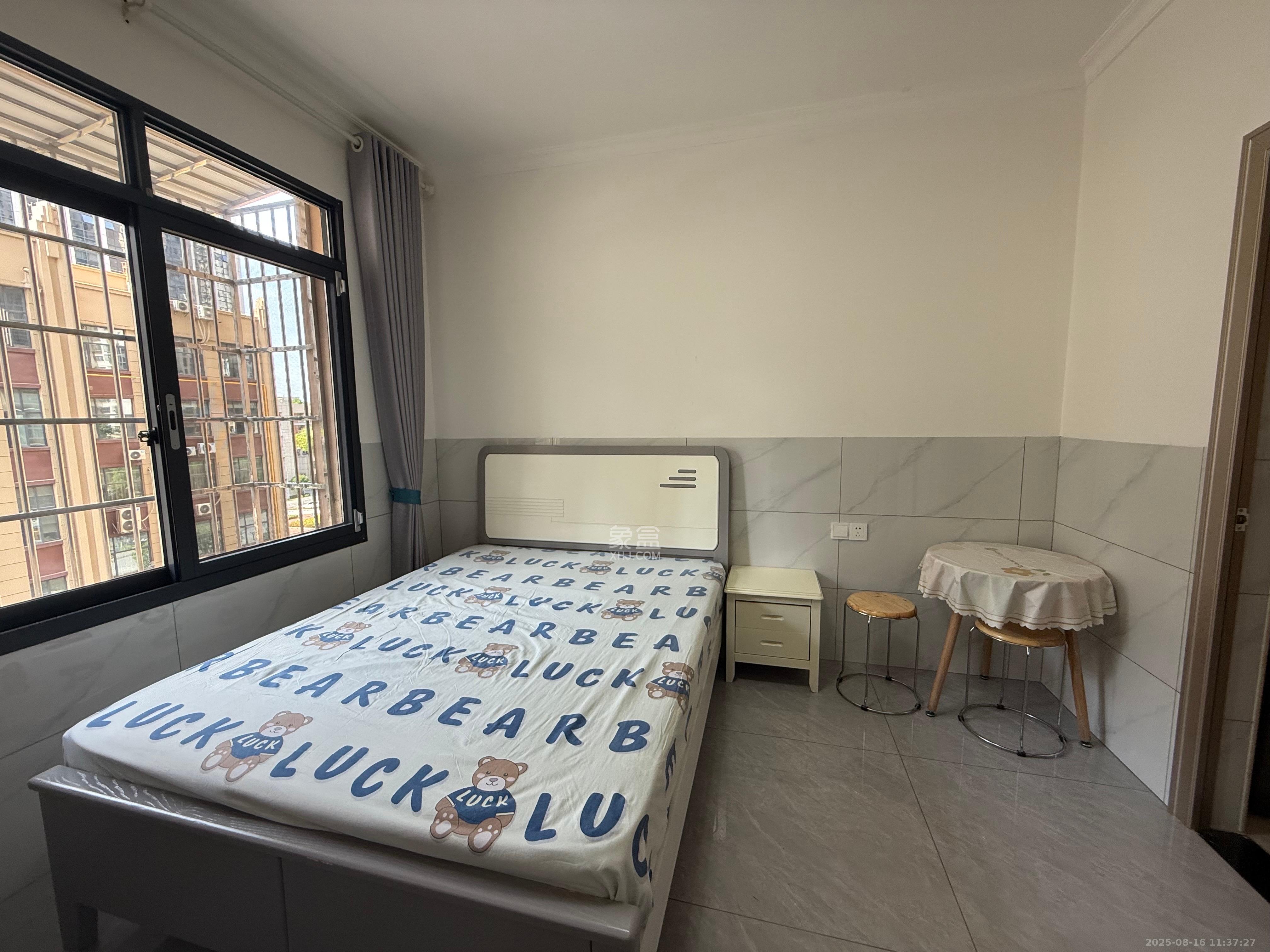 嘉荣苑 1室1厅1卫 1200.0元/月 嘉荣苑 1室1厅1卫 1200.0元/月室内图