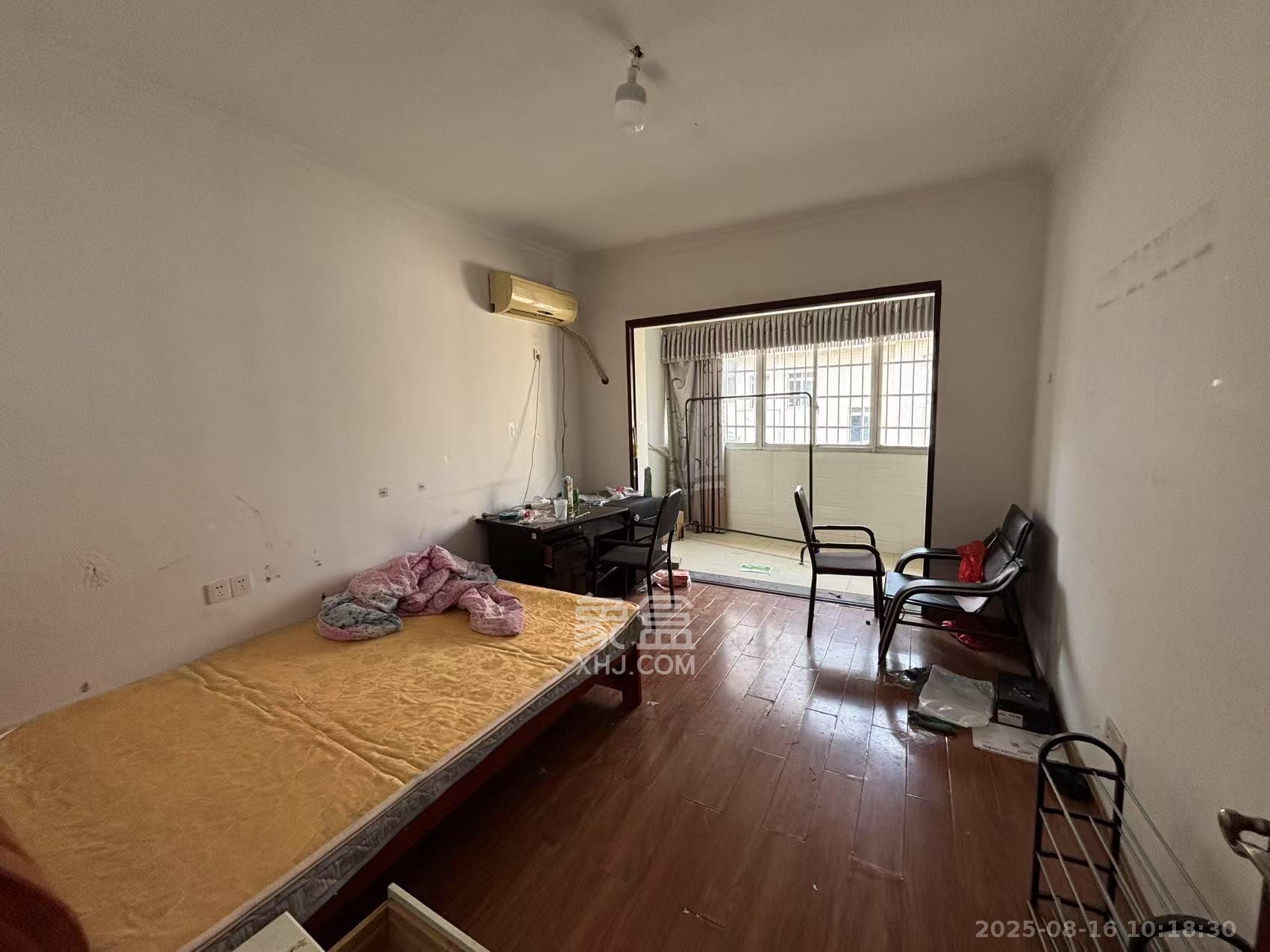 红星农博住宅小区（佳英农博小区）  6室2厅3卫    2500.0元/月室内图