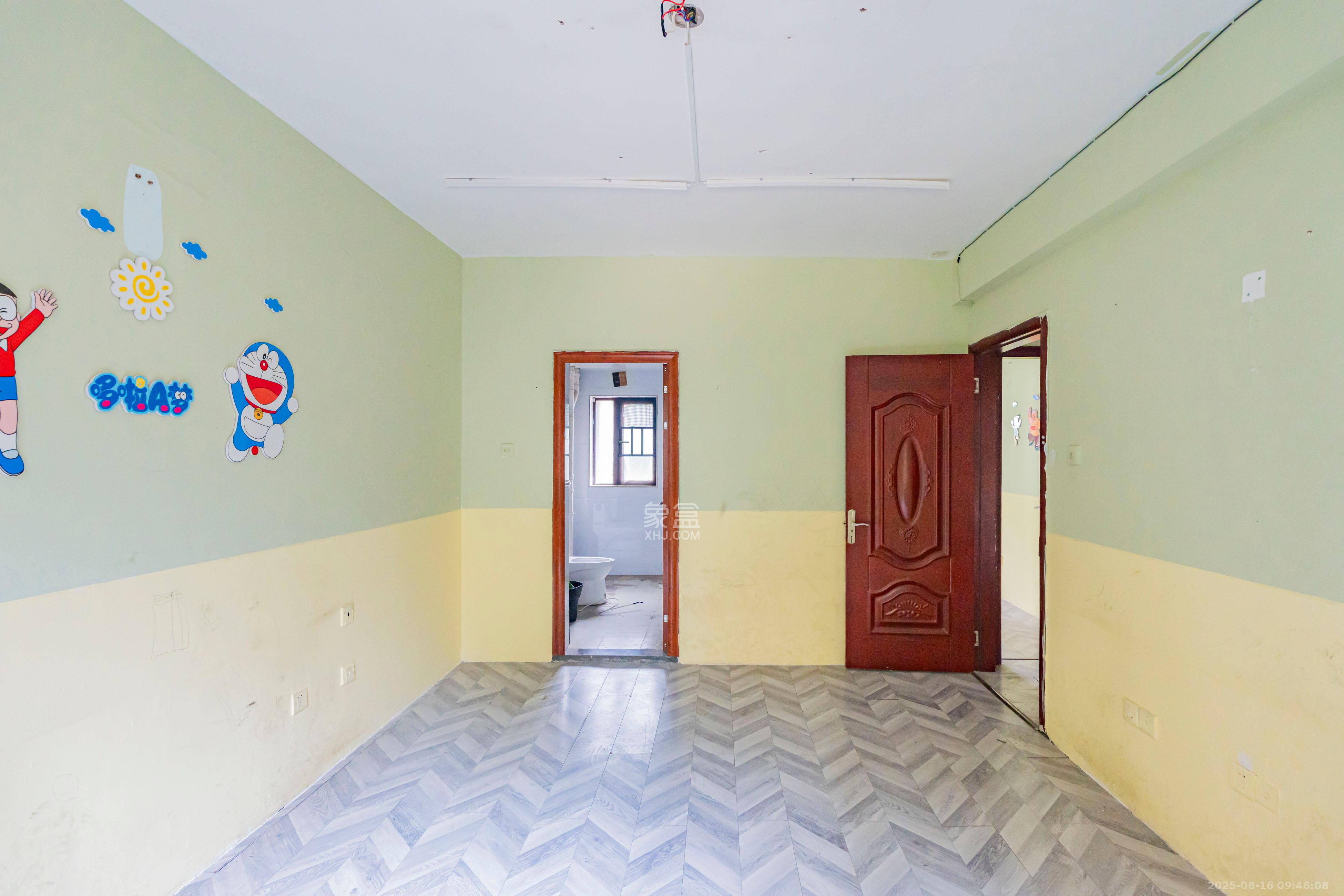 金色溪泉湾  3室2厅2卫    2500.0元/月 金色溪泉湾  3室2厅2卫    2500.0元/月室内图