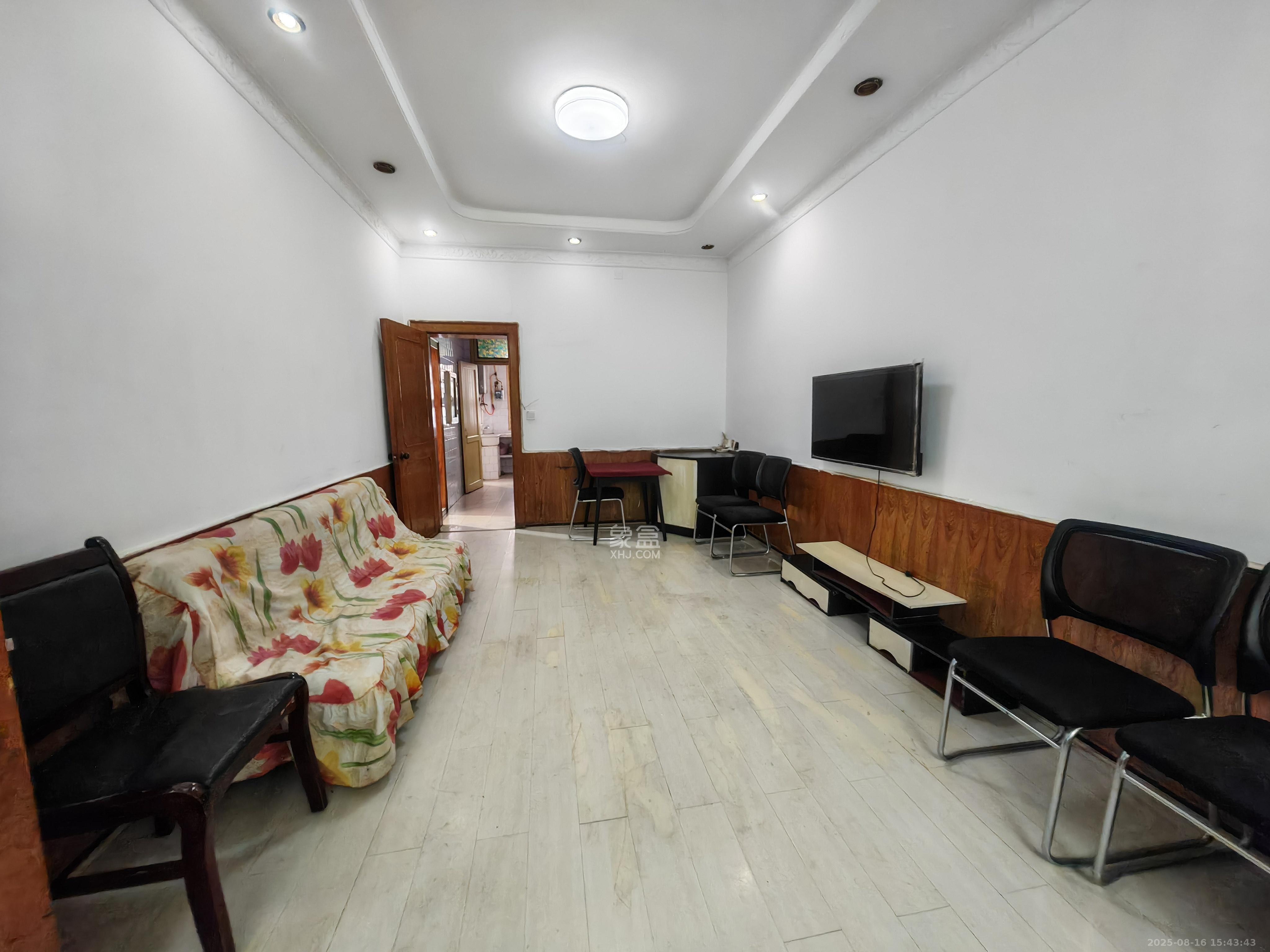 湘农桥社区 3室2厅1卫 2200.0元/月 湘农桥社区 3室2厅1卫 2200.0元/月室内图