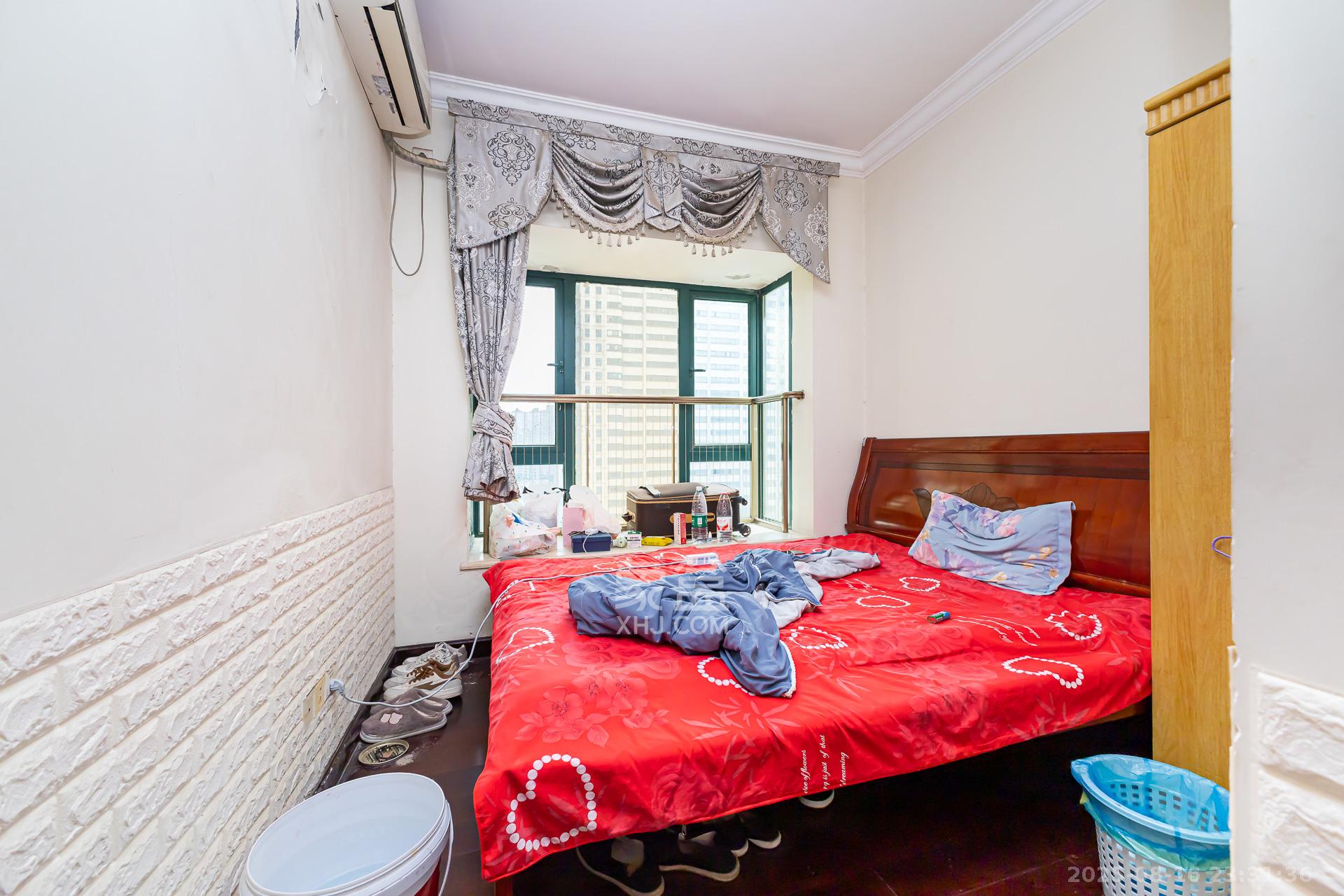 恒大名都  3室2厅1卫    60.0万卧室