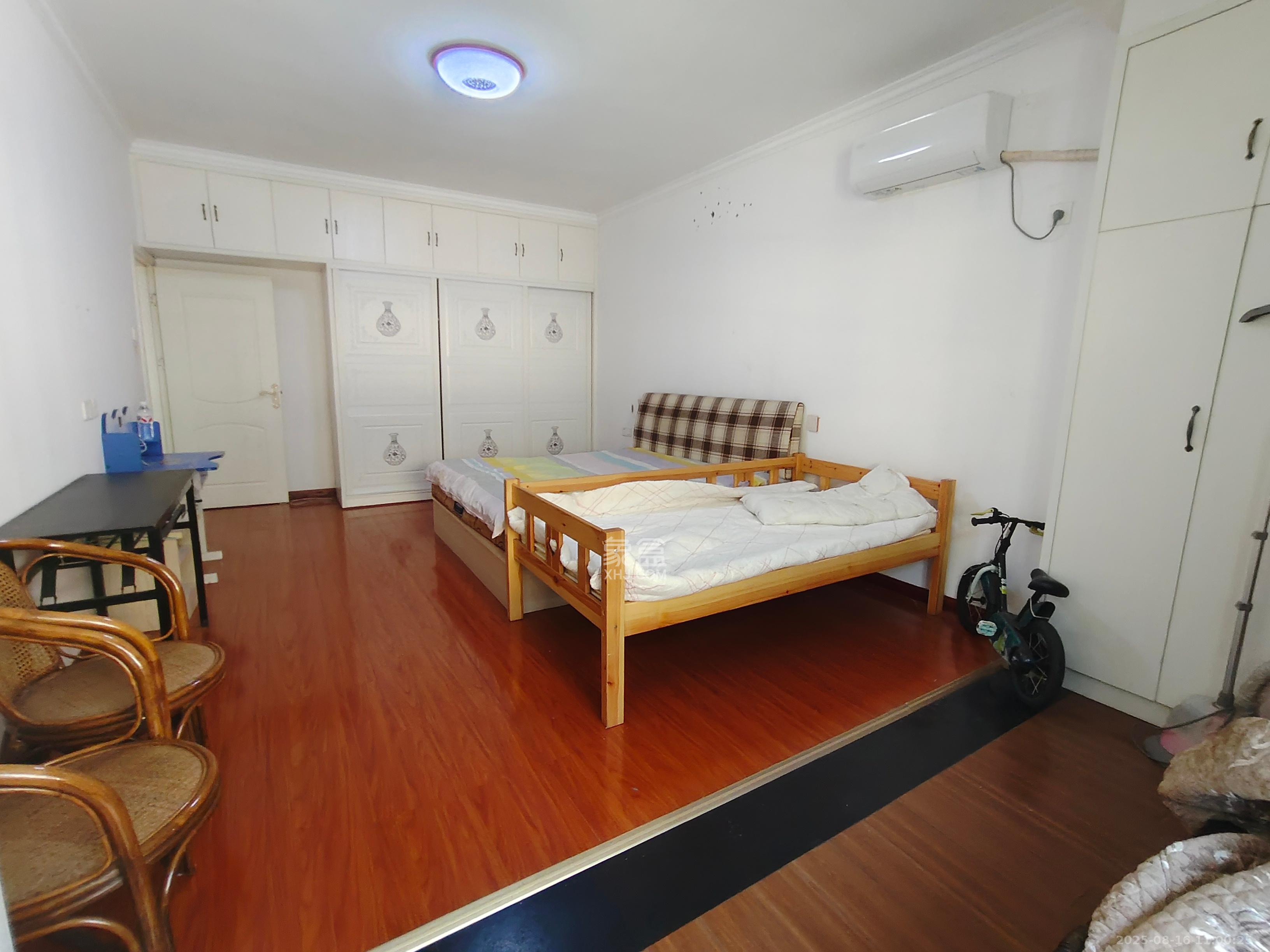 涧塘小区  3室2厅1卫   2200.00元/月室内图