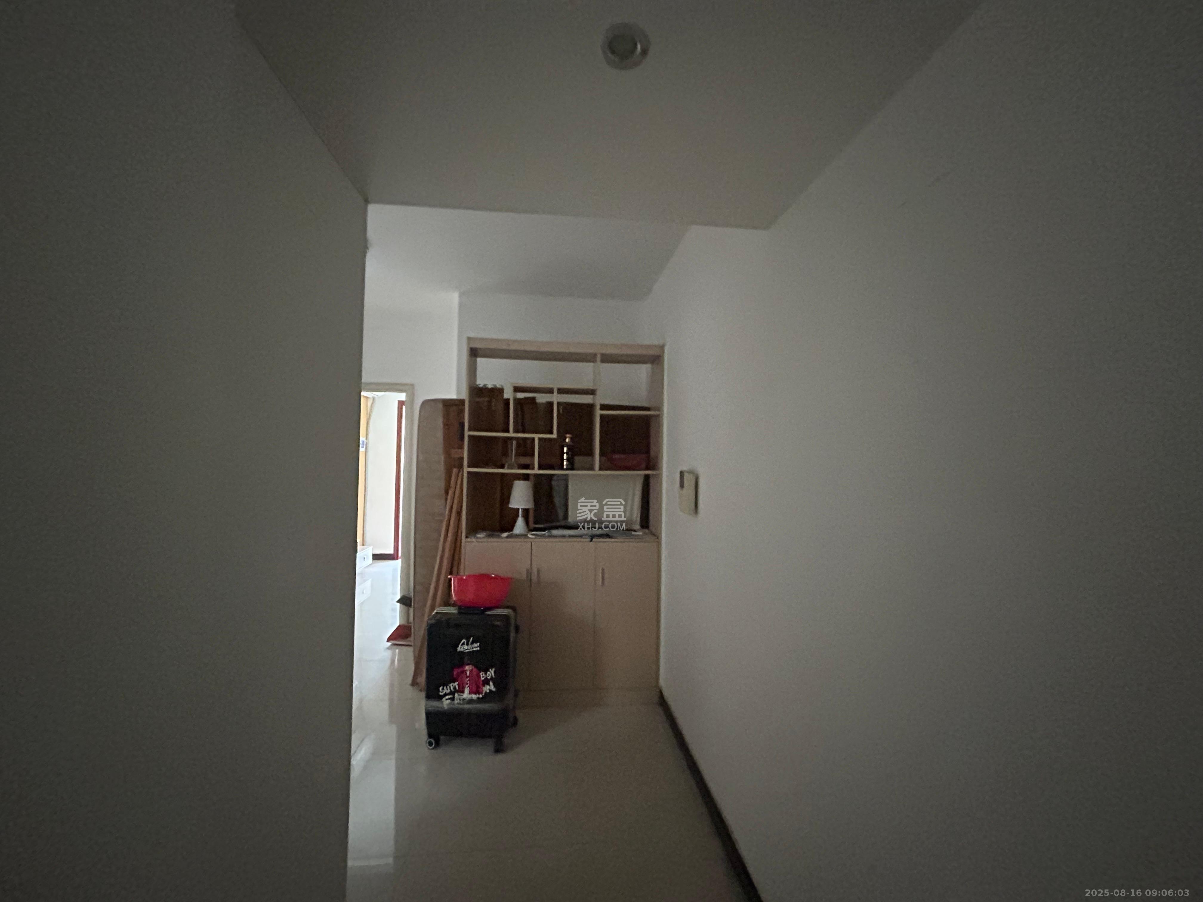 兰亭优壳（隽峰苑）  5室2厅2卫    2200.0元/月室内图