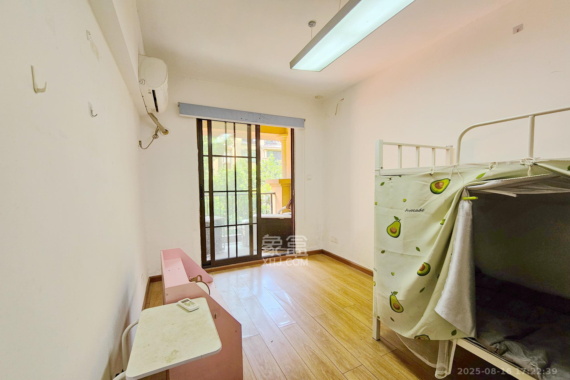 融科檀香山(融科紫檀、香山国际) 4室2厅1卫 4000.0元/月 融科檀香山(融科紫檀、香山国际) 4室2厅1卫 4000.0元/月室内图