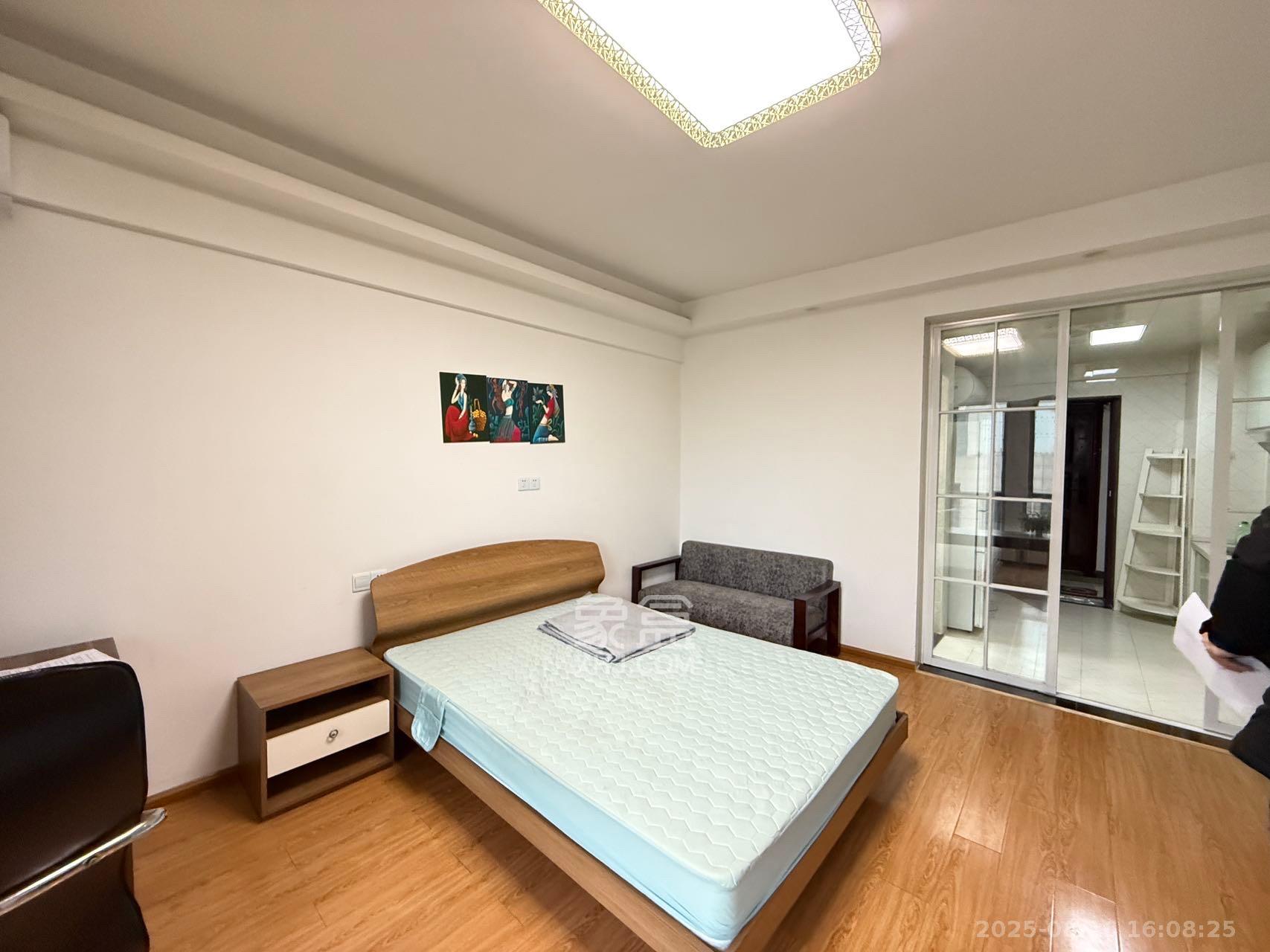 鑫远微中心 1室1厅1卫 1500.0元/月 鑫远微中心 1室1厅1卫 1500.0元/月室内图