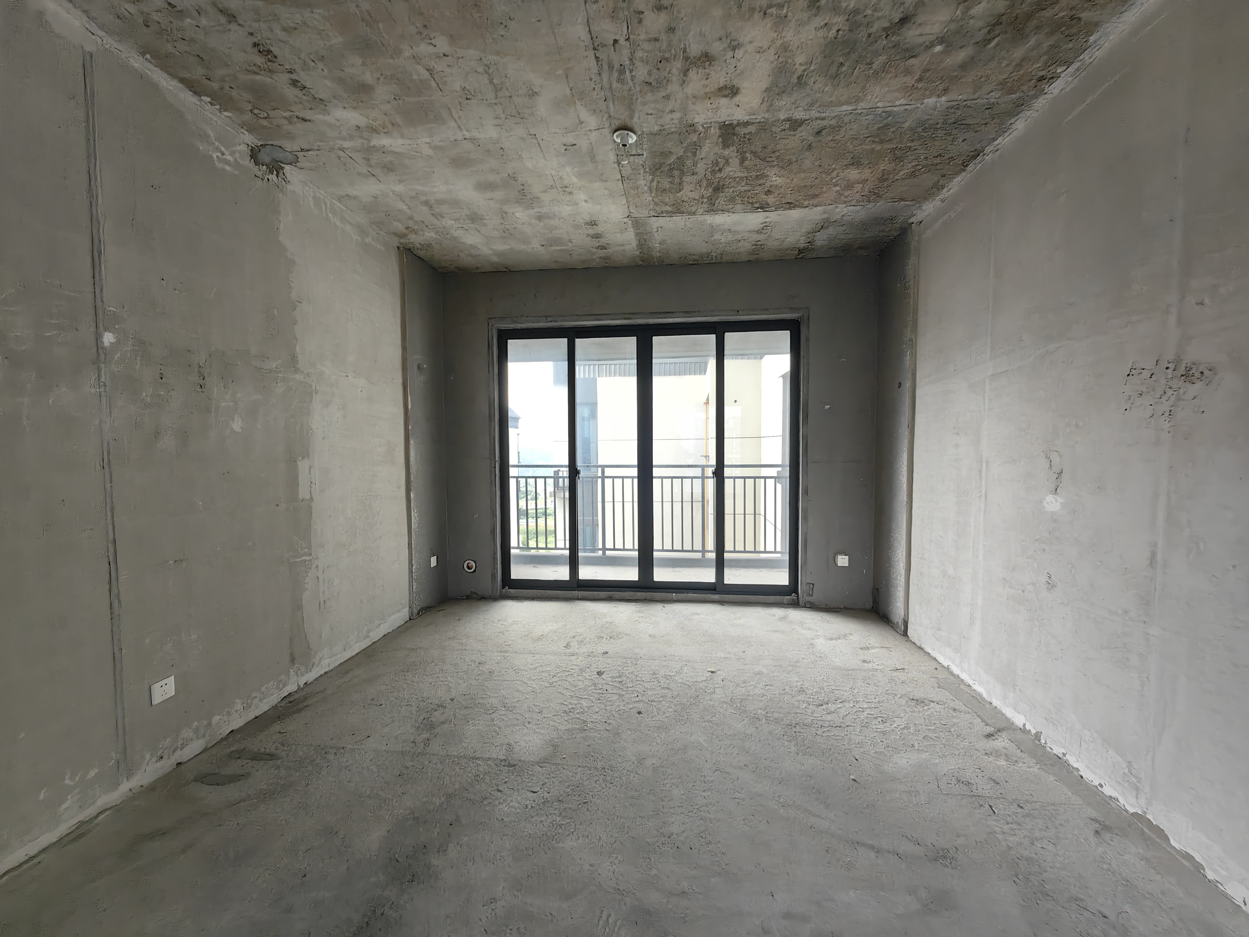 中建凤栖台  4室2厅2卫   53.80万