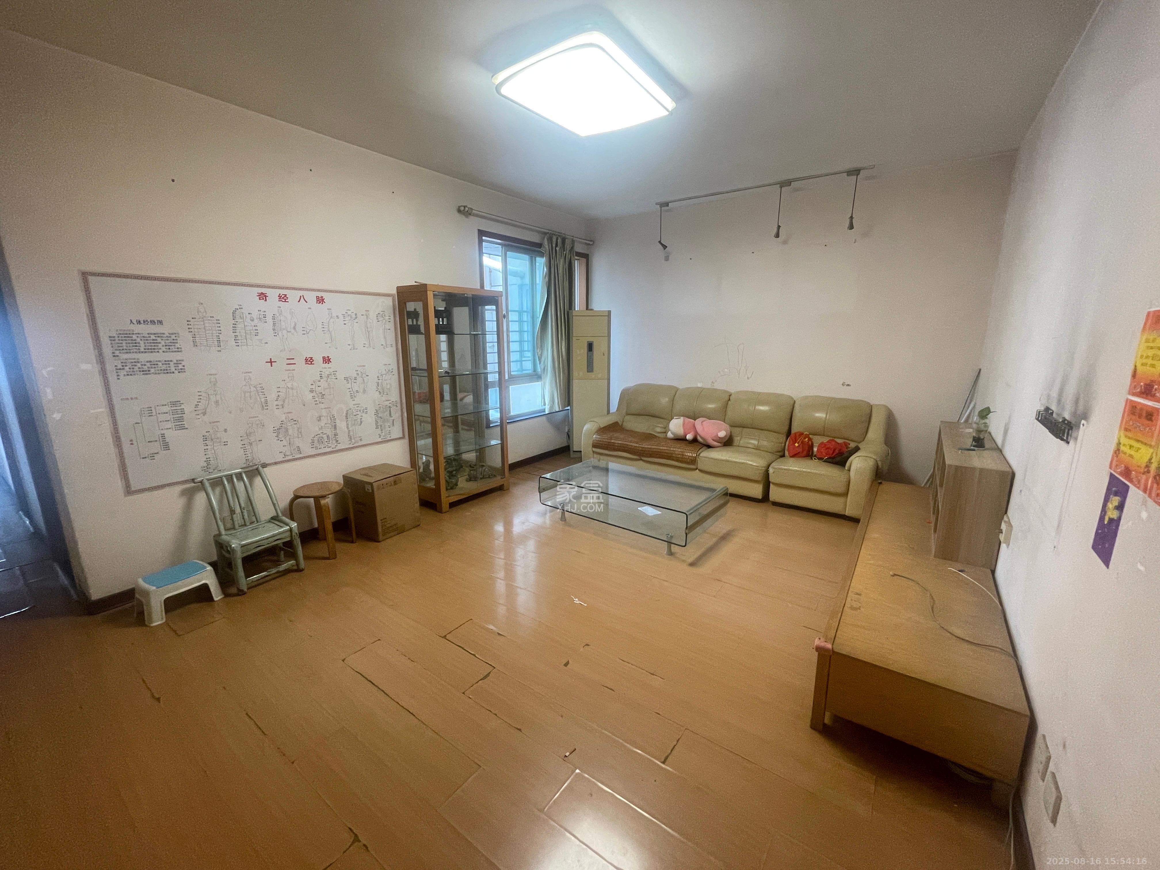 省建苑小区  3室2厅2卫   3300.00元/月