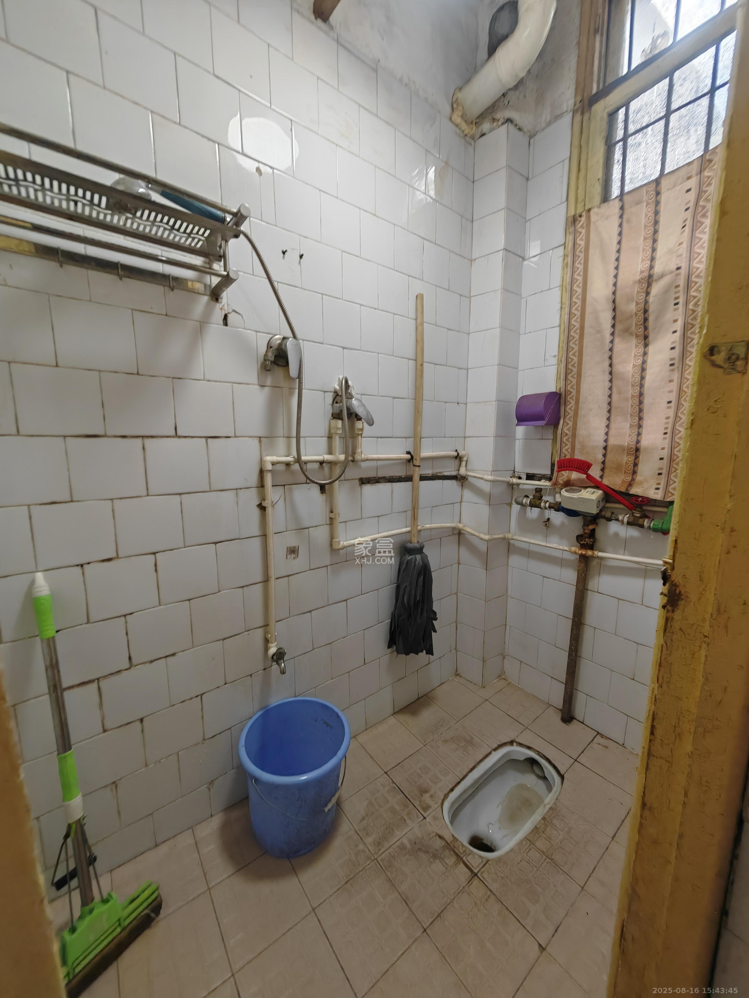 湘农桥社区 3室2厅1卫 2200.0元/月 湘农桥社区 3室2厅1卫 2200.0元/月室内图