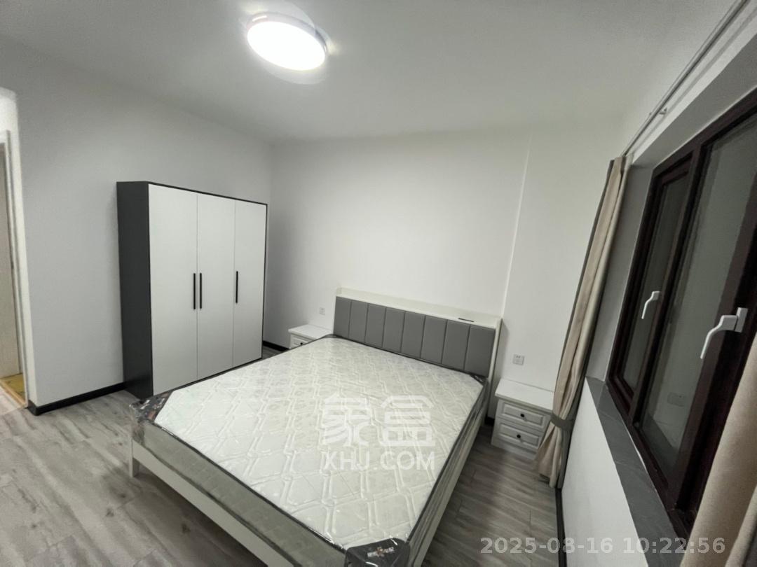 新长海广场 4室2厅2卫 3200.0元/月 新长海广场 4室2厅2卫 3200.0元/月室内图