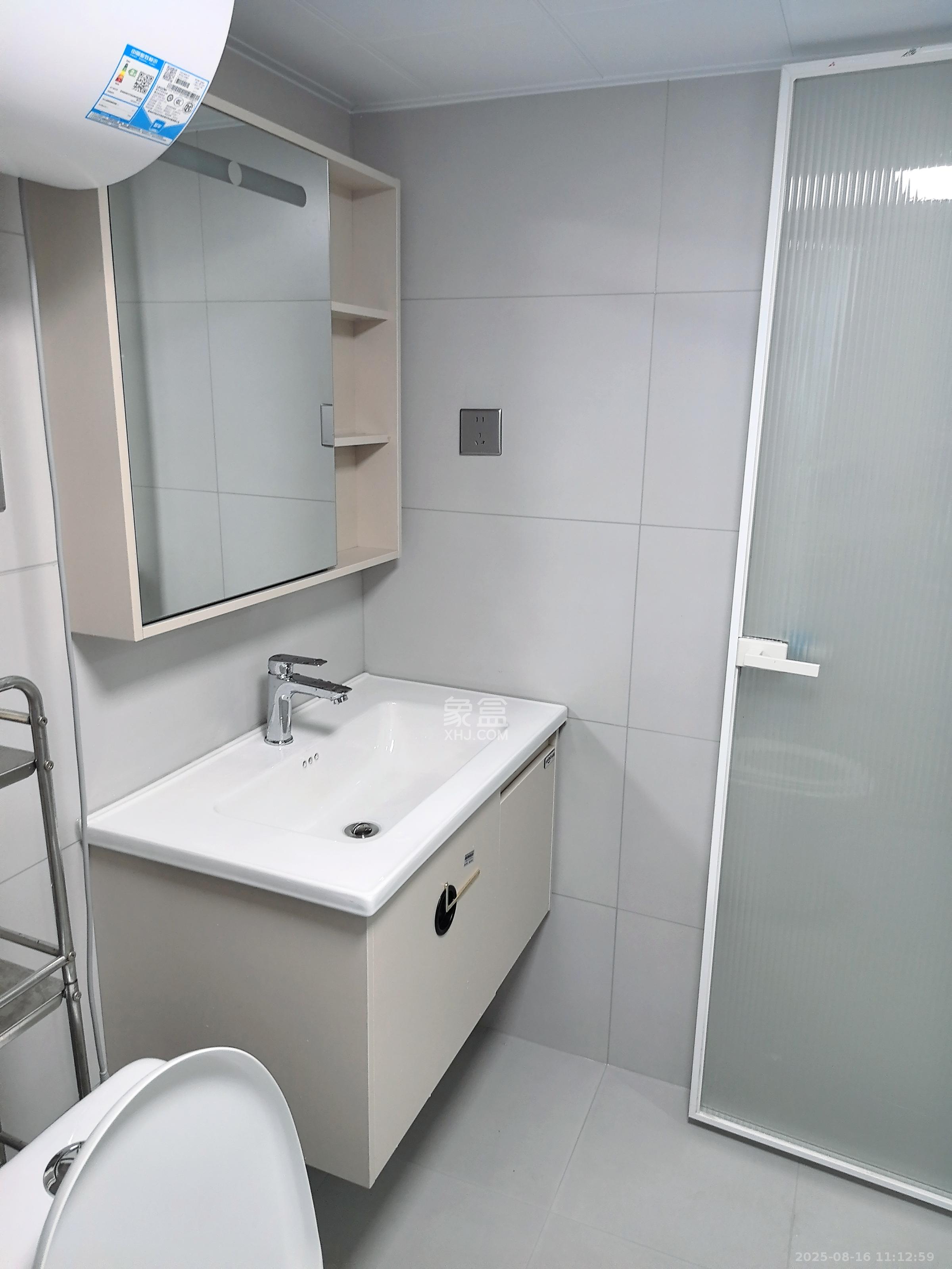 绿地商务广场 1室1厅1卫 1800.0元/月 绿地商务广场 1室1厅1卫 1800.0元/月室内图