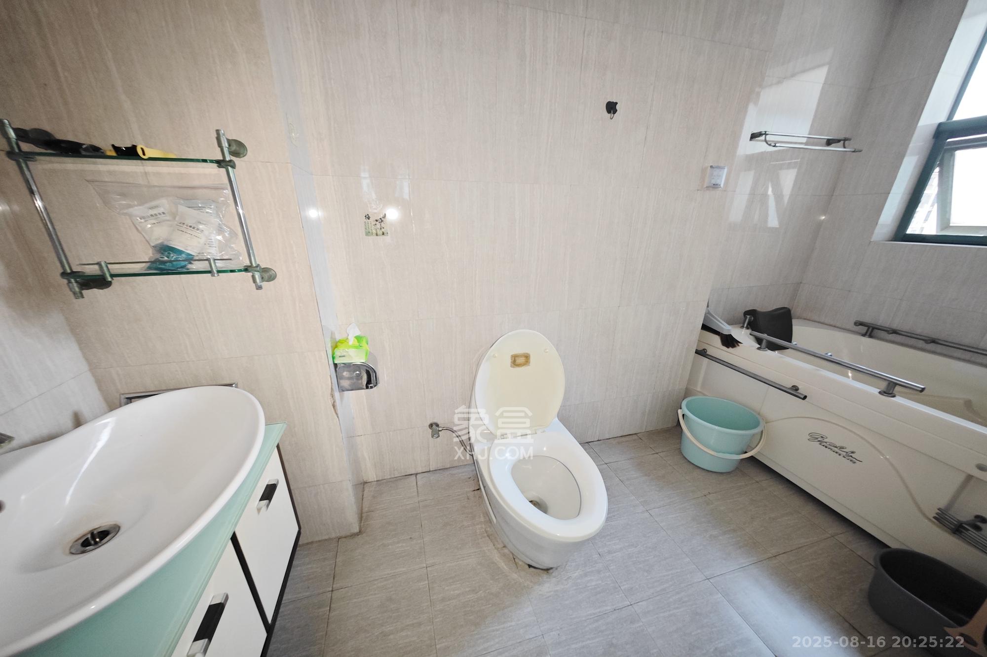 亚华香舍花都  1室2厅2卫    168.0万 亚华香舍花都  1室2厅2卫    168.0万其他