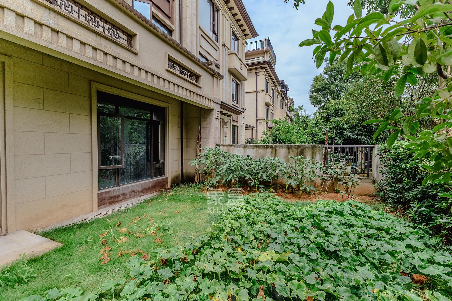 龙湖璟宸原著（龙湖紫宸）  6室2厅4卫    360.0万其他